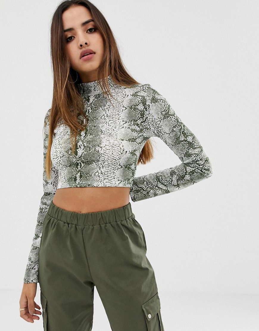 PrettyLittleThing - Top corto accollato a maniche lunghe effetto pelle di serpente-Multicolore | ASOS (Global)