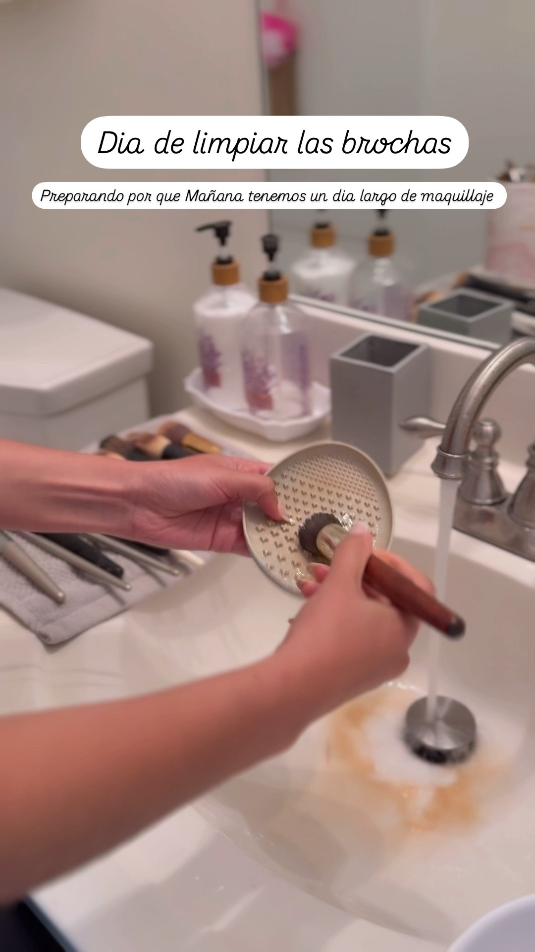 Cleaning my makeup brushes ✨

#LTKHome #LTKU #LTKBeauty