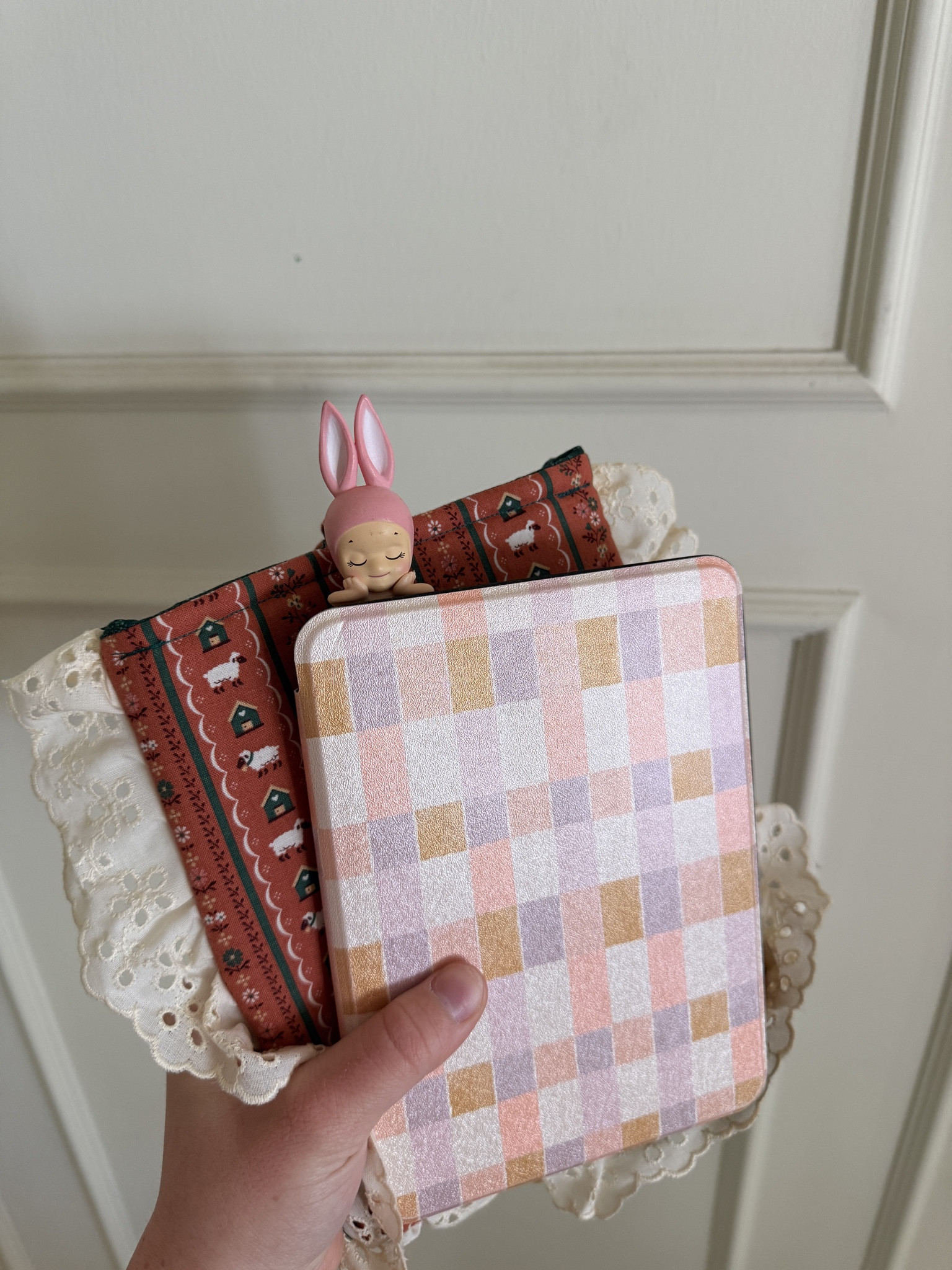 My Kindle has officially become my favorite accessory 🤍📖 Sharing my favorite Kindle accessories including my Page. case (not available to link), adorable handmade-inspired Kindle sleeve, and the cutest sleepy Sonny Angel Hipper!
#KindleAccessories #KindleSetup #BookTok #ReadingAesthetic #CozyReader #BookLover #ReaderEssentials #SonnyAngel #LTKHome #ReadingCorner

#LTKdayinmylife #LTKmorningroutine #LTKstorytime