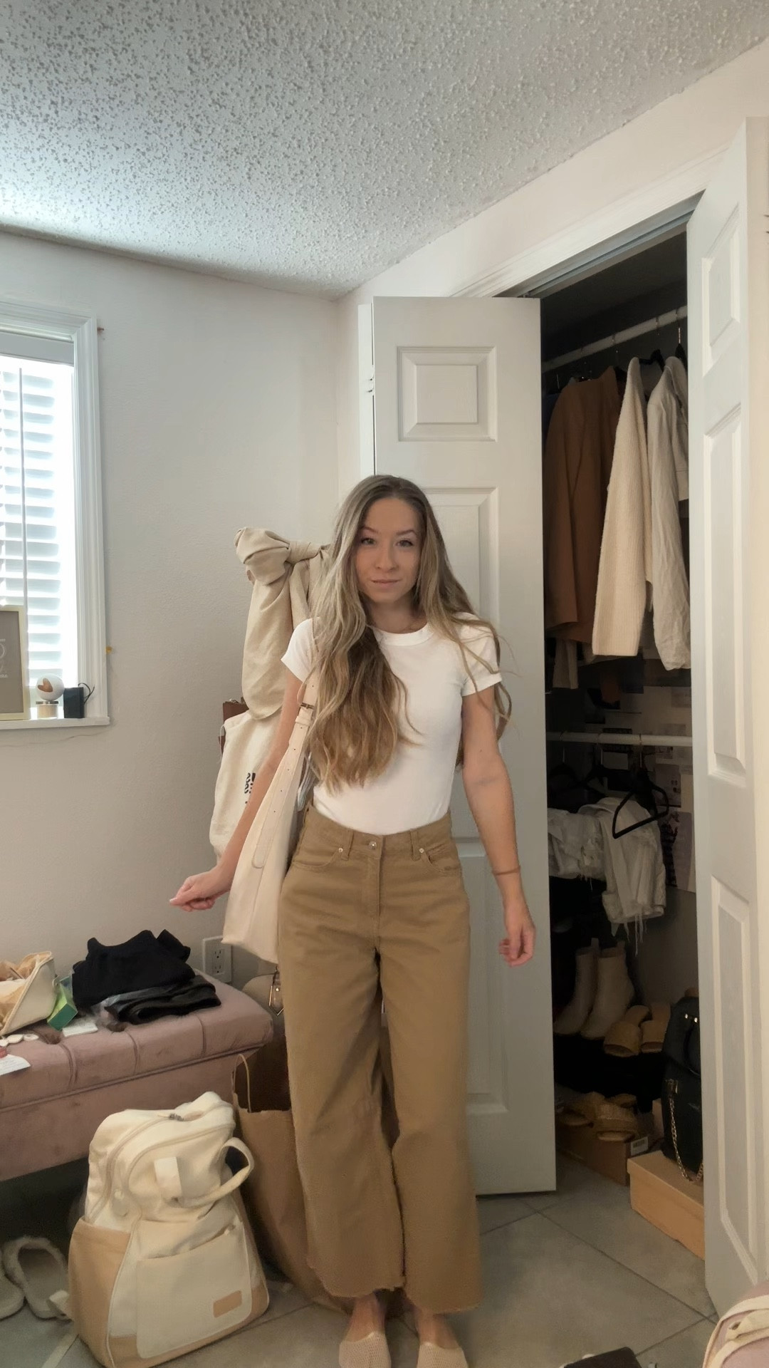 simple khaki jeans and tee outfit🤍

#LTKootd