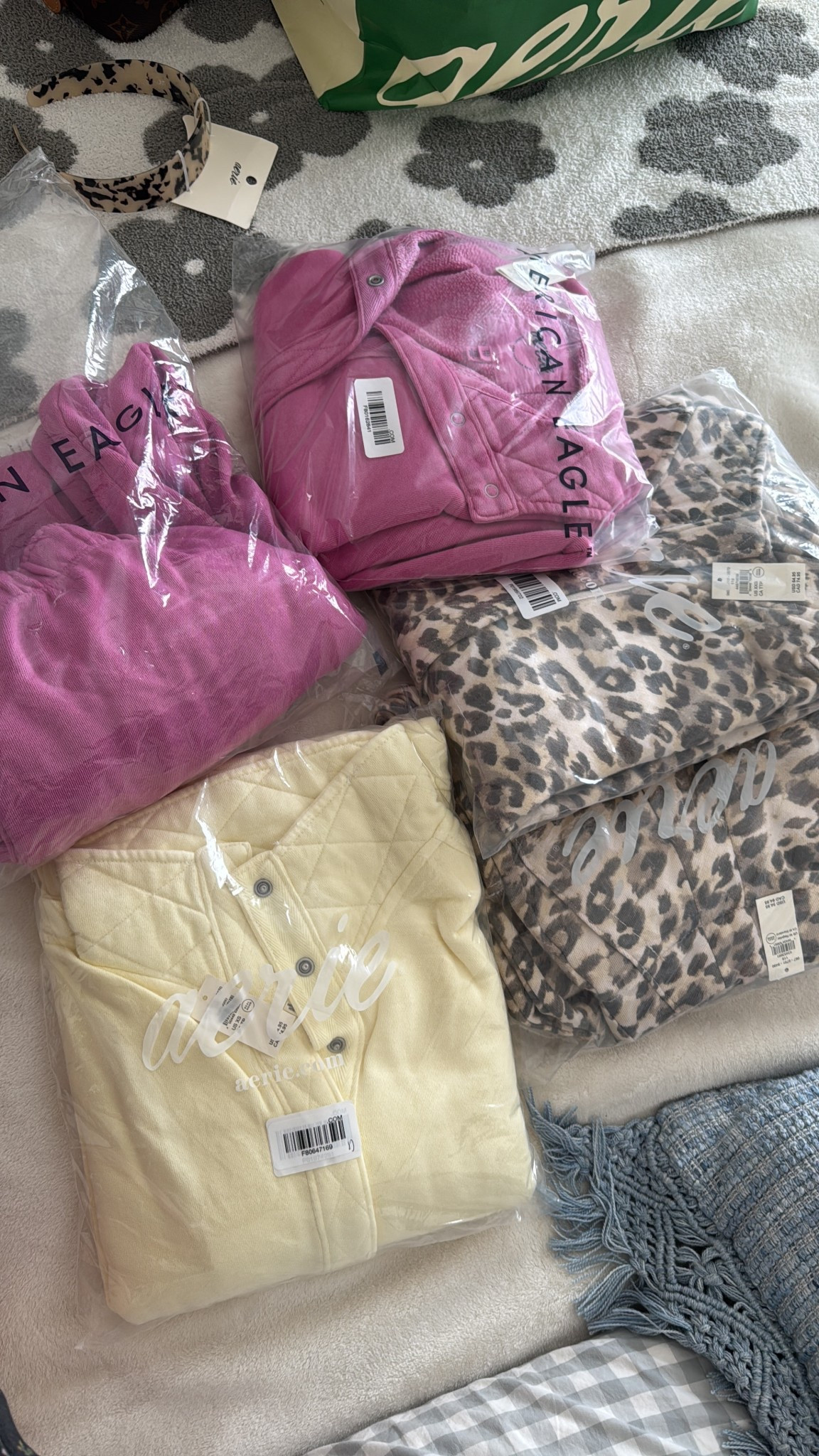 Aerie travel - lounge sets. Super comfy but long flights! 

Sweatshirts, joggers, and sweatpants, mix and match 

#LTKootd #LTKgrwm #LTKTravel