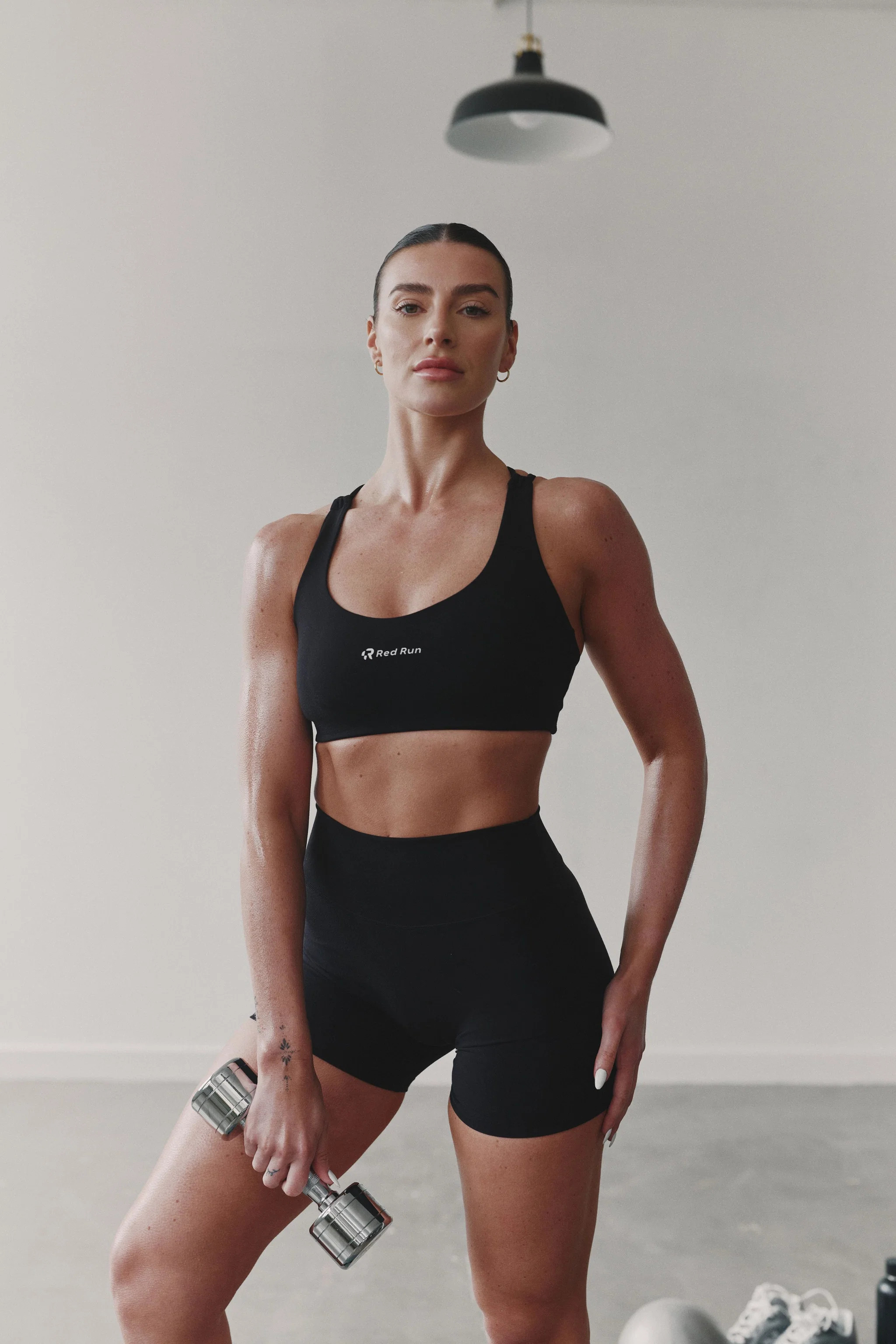Active Elevate Strappy Workout Bra - Black | Red Run (UK)