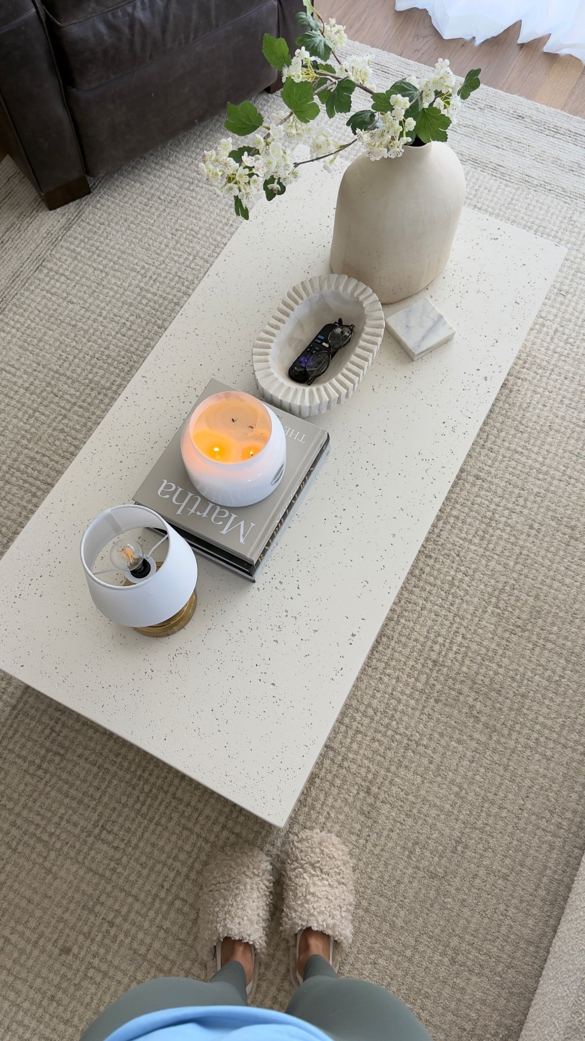 coffee table deets 🕯️📔