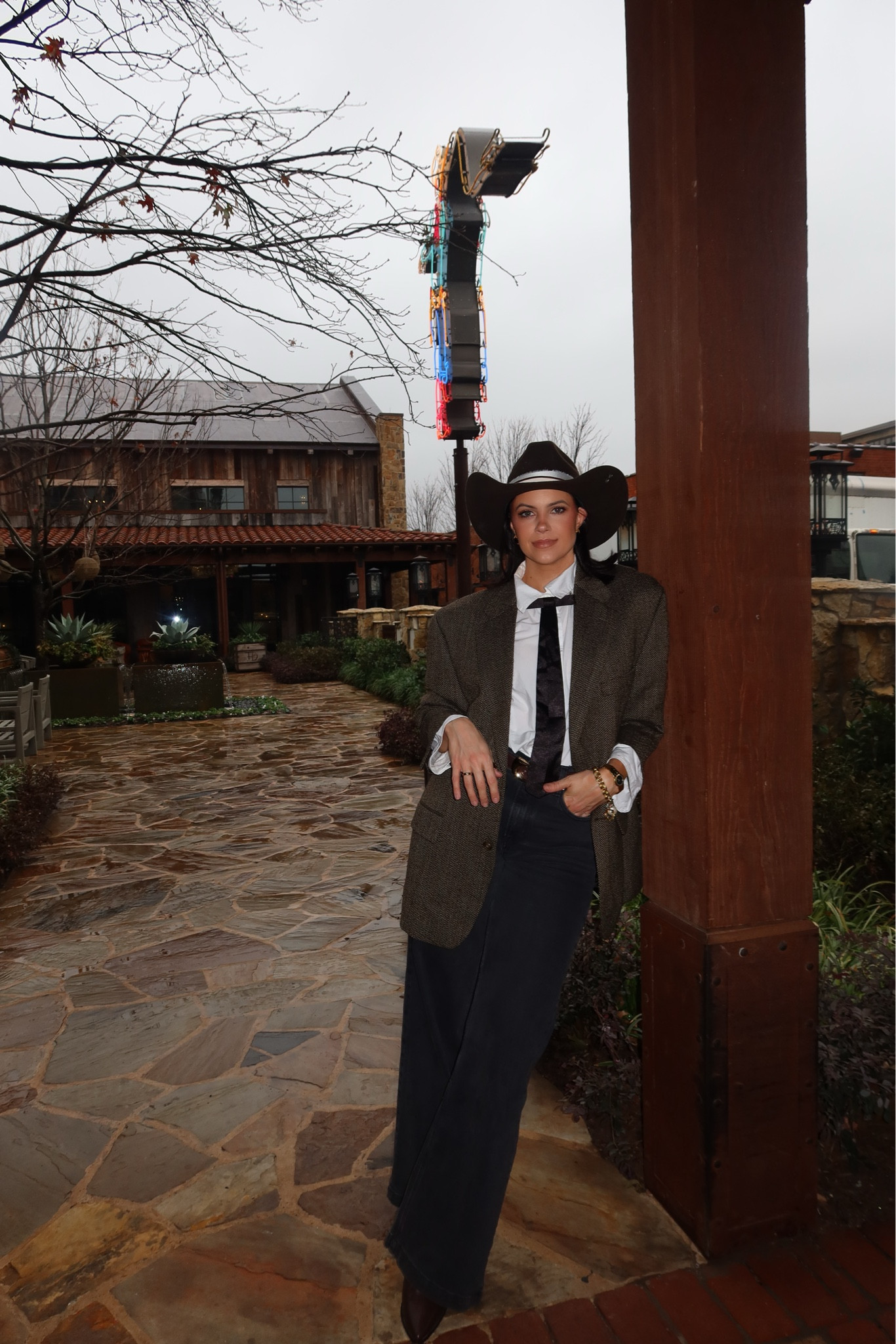 Western chic outfit Inspo; rodeo outfit Inspo 


#LTKSeasonal #LTKStyleTip #LTKSaleAlert