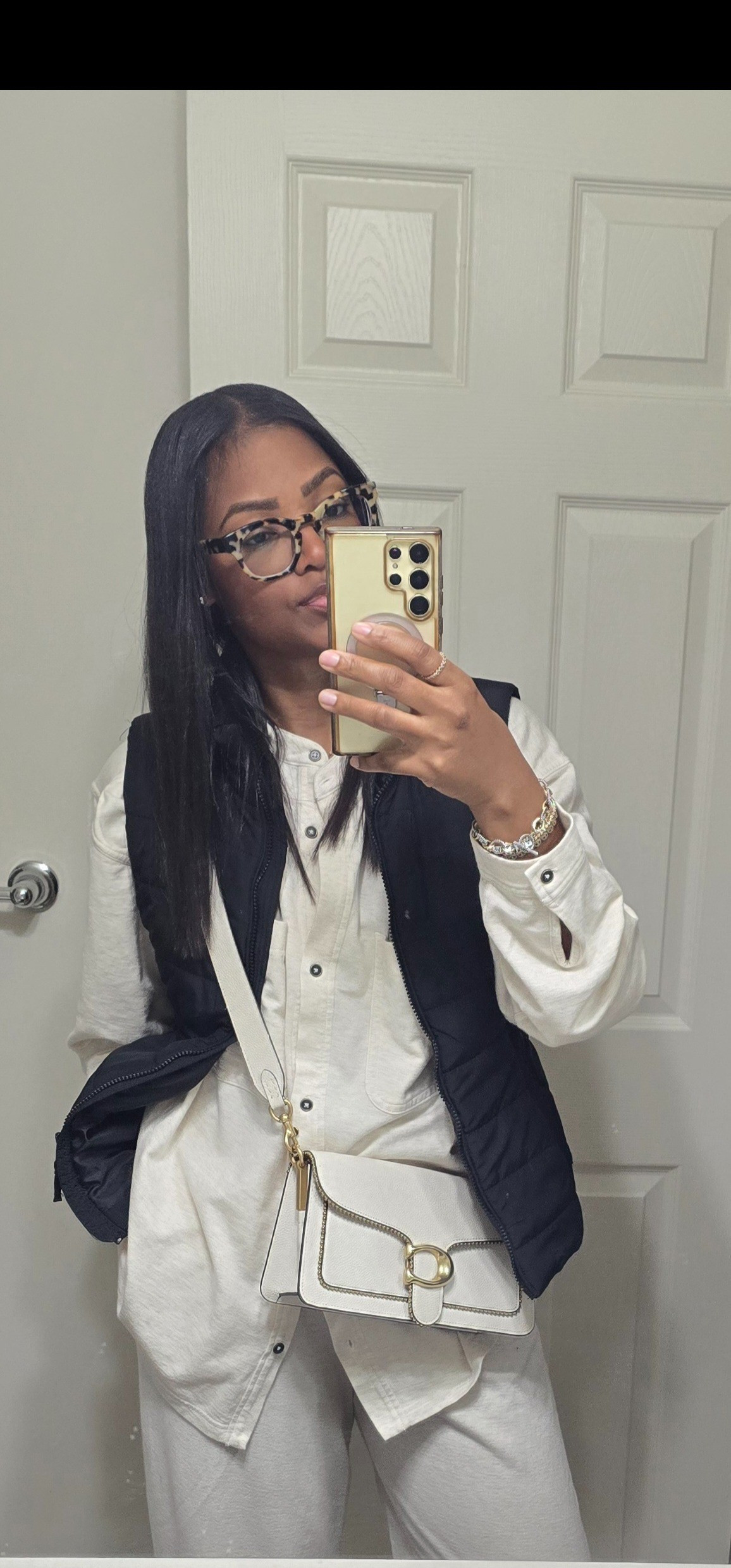 Cozy comfy chic fit #stylinwithtina #ootd#style#momstyle#comfy#ltkselfcare#ltkactive

#LTKGiftGuide #LTKootd #LTKmomlife