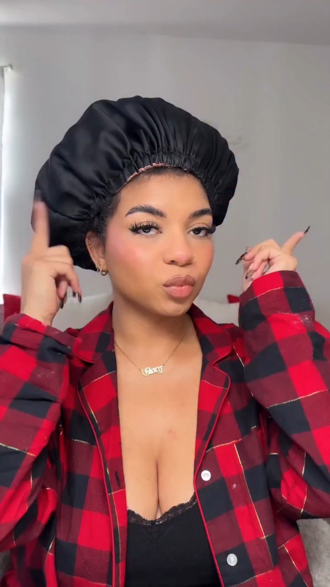 Unbox day 6 hair with me 😳✨ only used the @ocoabeauty curl refresh spray to refresh! I love when a wash day lasts long & still look good. 

I had used the Ocoa hydrating curl cream + curl defining styling gel to style my hair & have been truly loving this combo this season 😍

#curlyhaircare #curlscurlscurls #curlyhairroutine #curlfriends #curlyhair