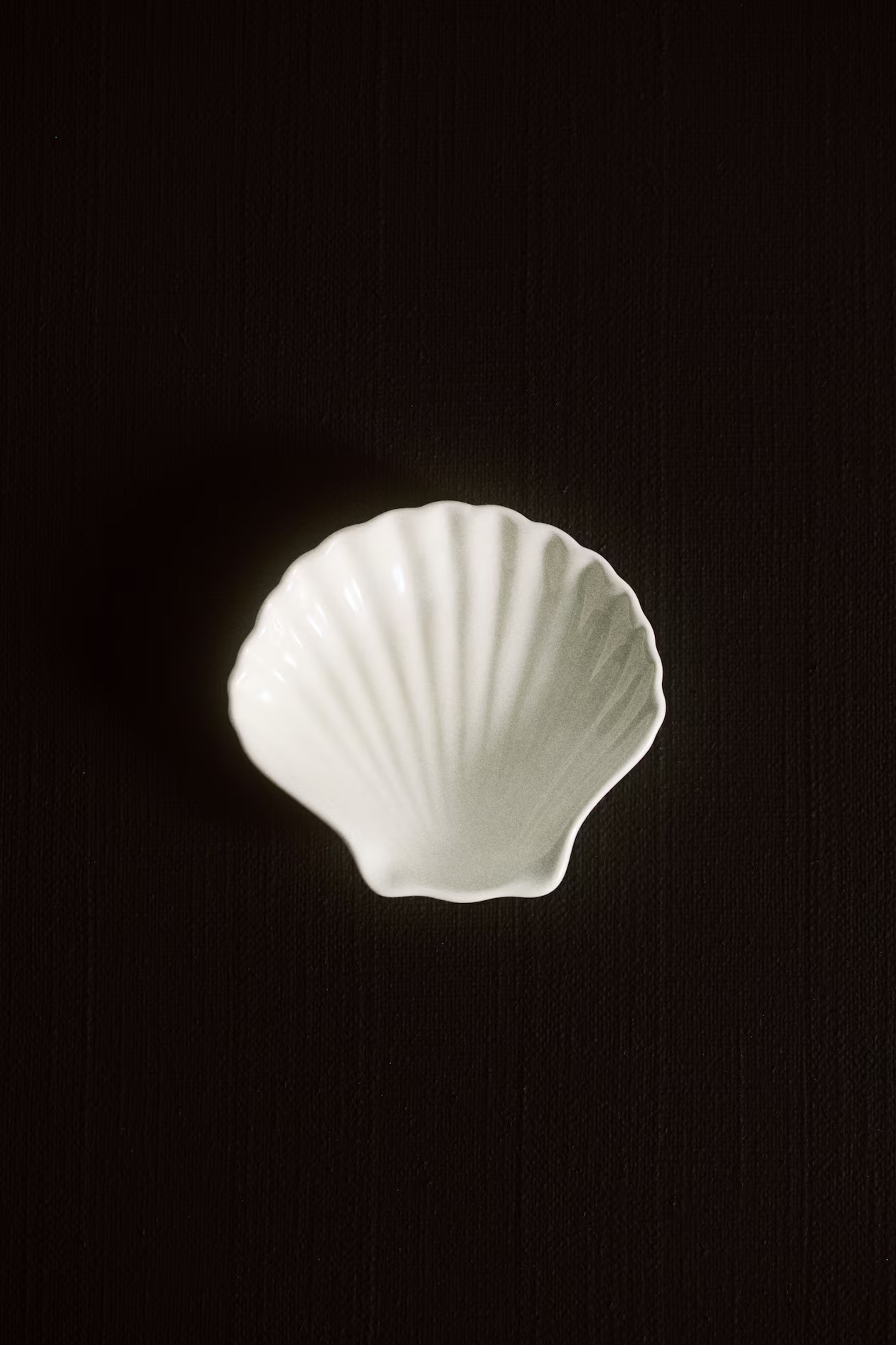 Shell-Shaped Mini Plate | H&M (US + CA)