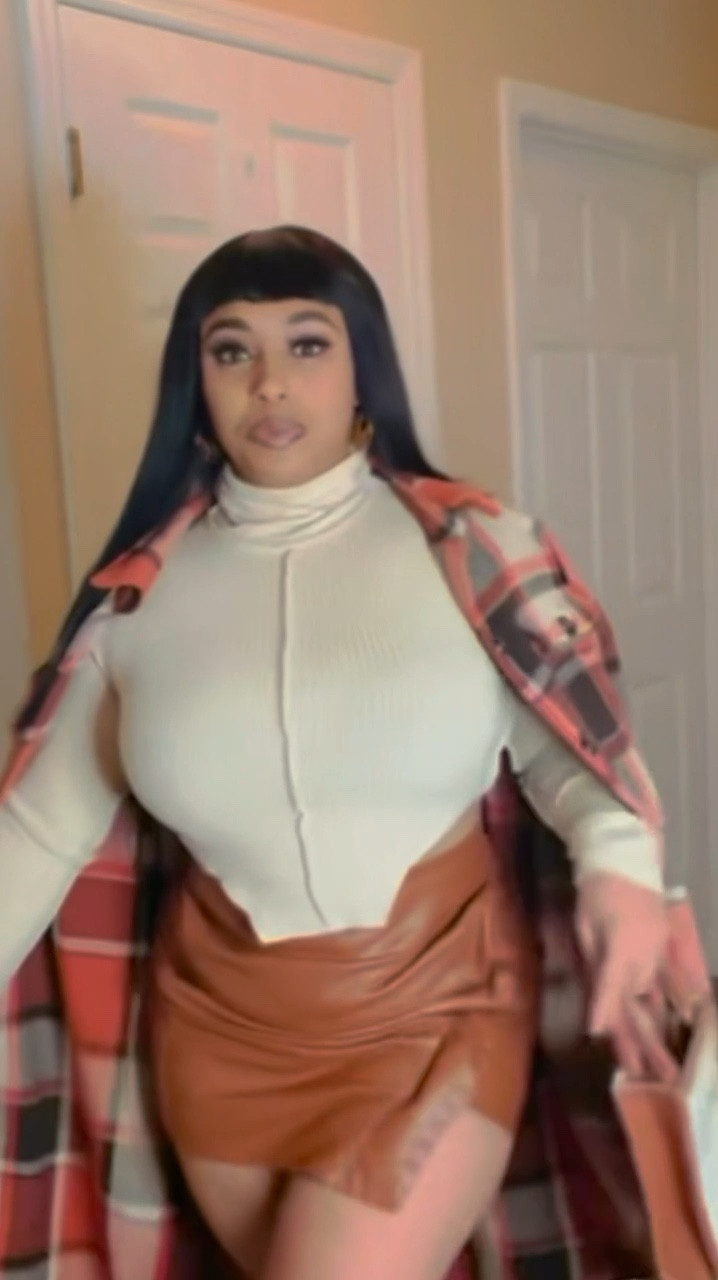 Winter Chic & Cozy Layers ❄️✨

Bundled up but make it stylish! This CELINE bag adds the perfect touch of luxe, while this open cardigan keeps things cozy and effortless. And this skirt? The perfect piece to elevate a layered winter look! Pair it with tights and boots for a chic cold-weather vibe.

A little warmth, a little style—because winter fashion is all about layering the right pieces! 🤎

#WinterStyle #CozyAndChic #LayeredLooks #LTKWinter #EffortlessFashion

#LTKSeasonal #LTKStyleTip #LTKItBag