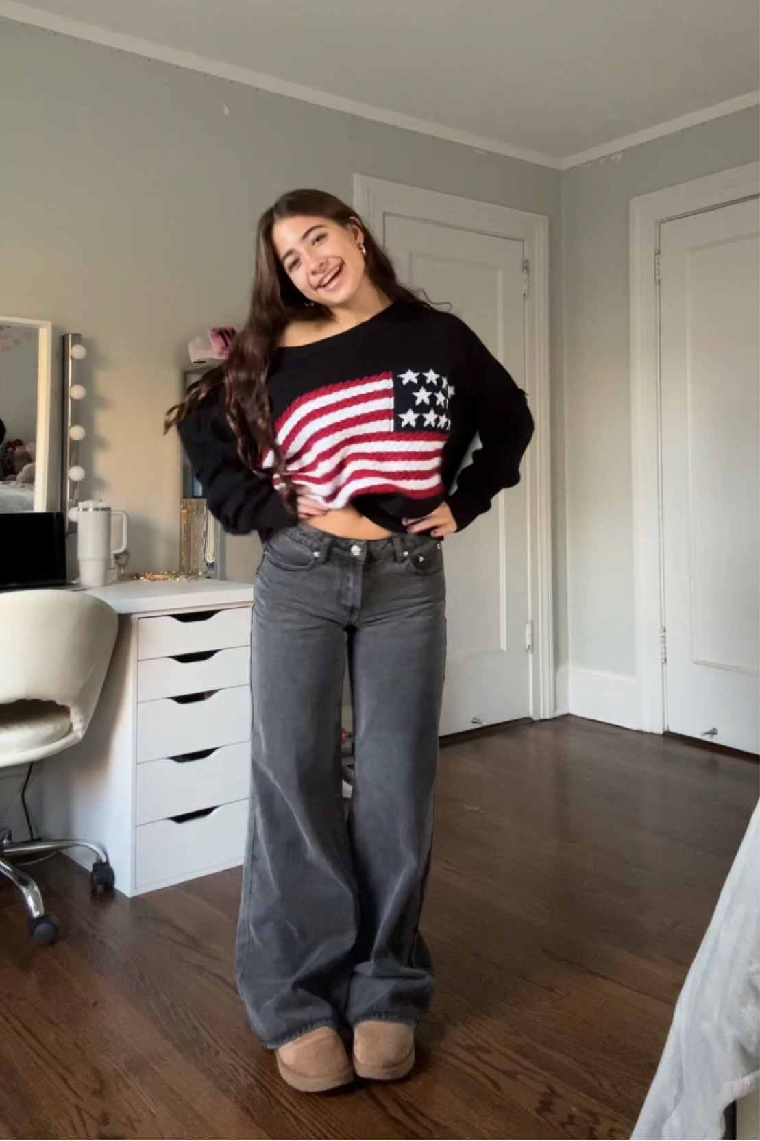 outfit from outfit inspo tiktok
sweater: pink lux boutique 
jeans: xs