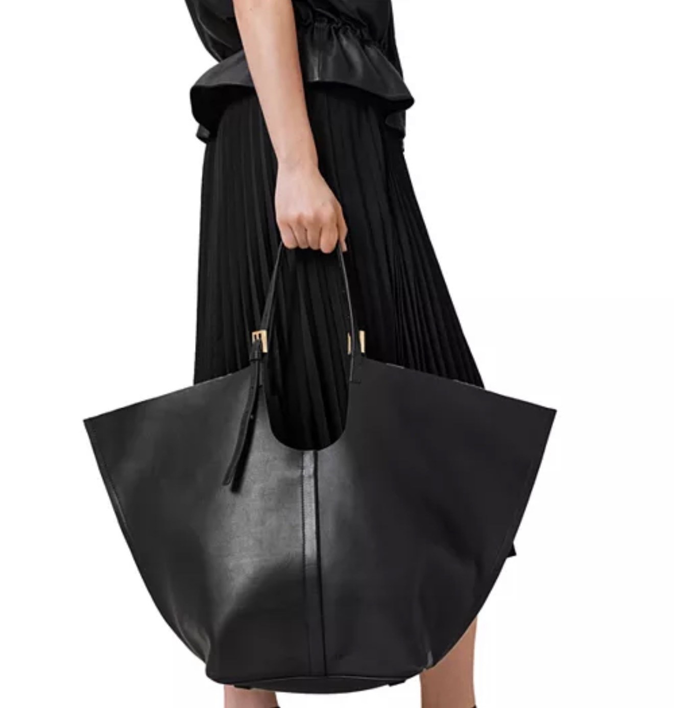 Perfect handbag to schleping all the mom stuff

#LTKmomlife #LTKdayinmylife #LTKOver40