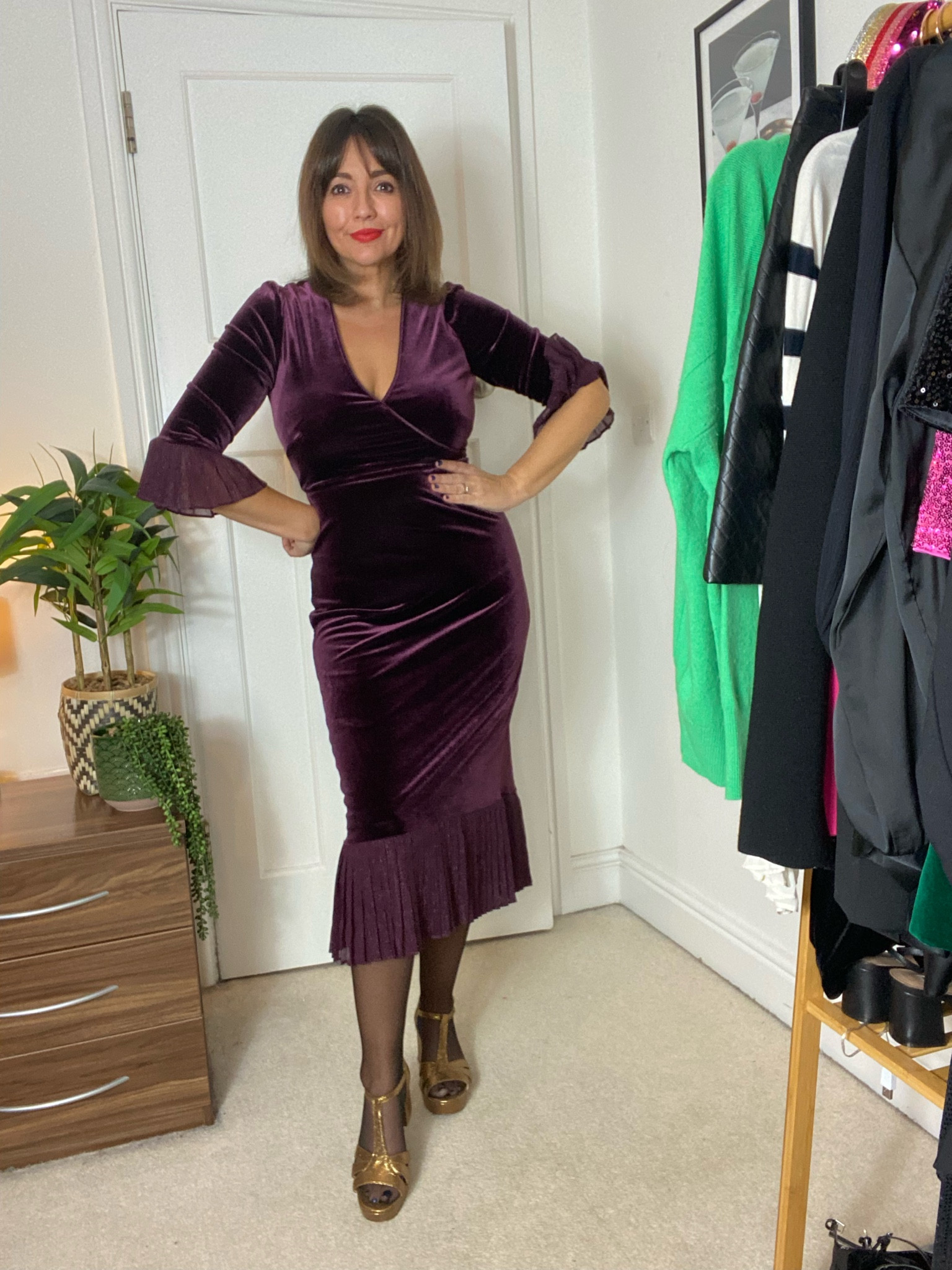 This beautiful Hobbs dress is a timeless and classic piece. True to size and flattering. I love it with the gold sandals. 

#LTKeurope #LTKfamily #LTKSeasonal