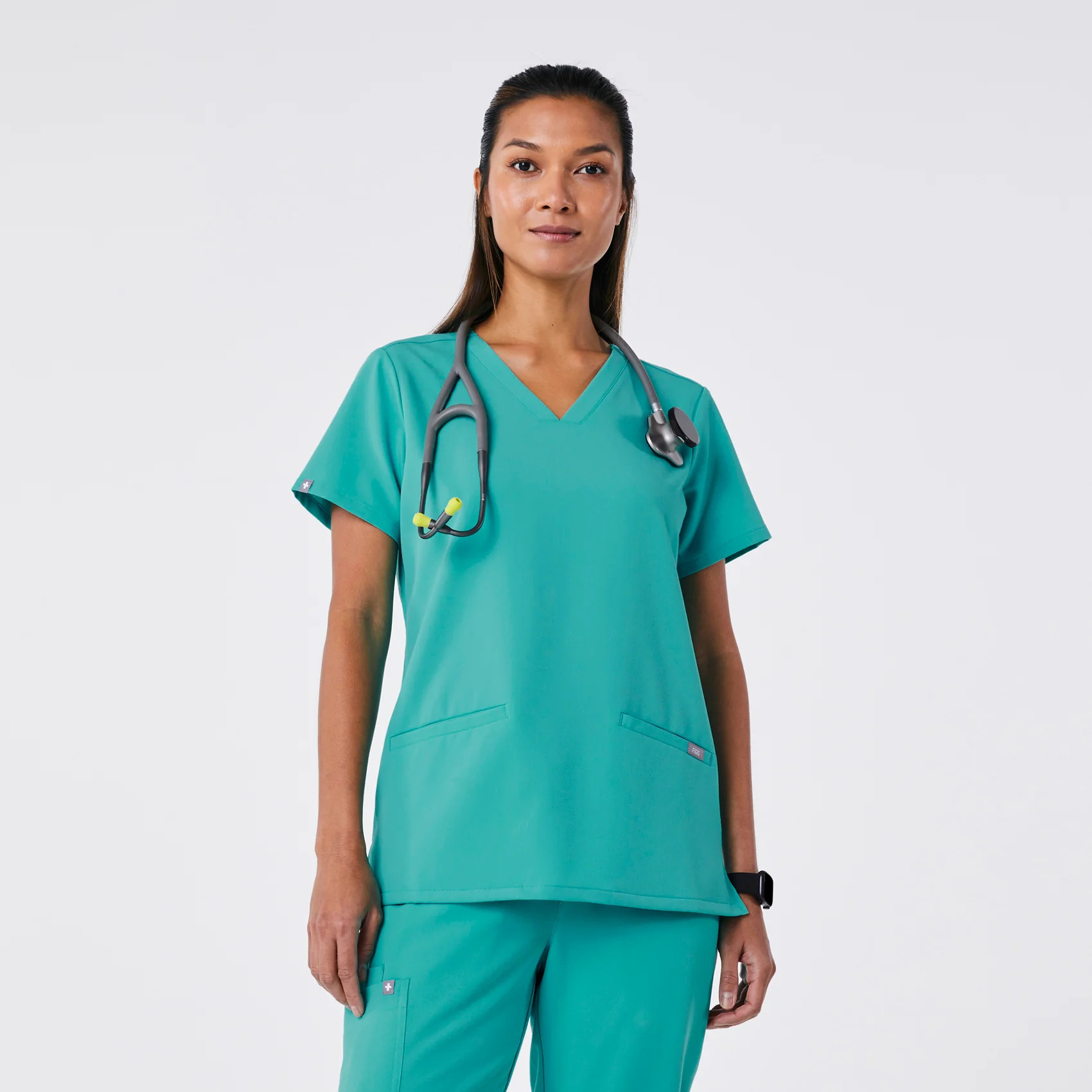 Women's Casma Three-Pocket Scrub Top™ - Oasis · FIGS | FIGS