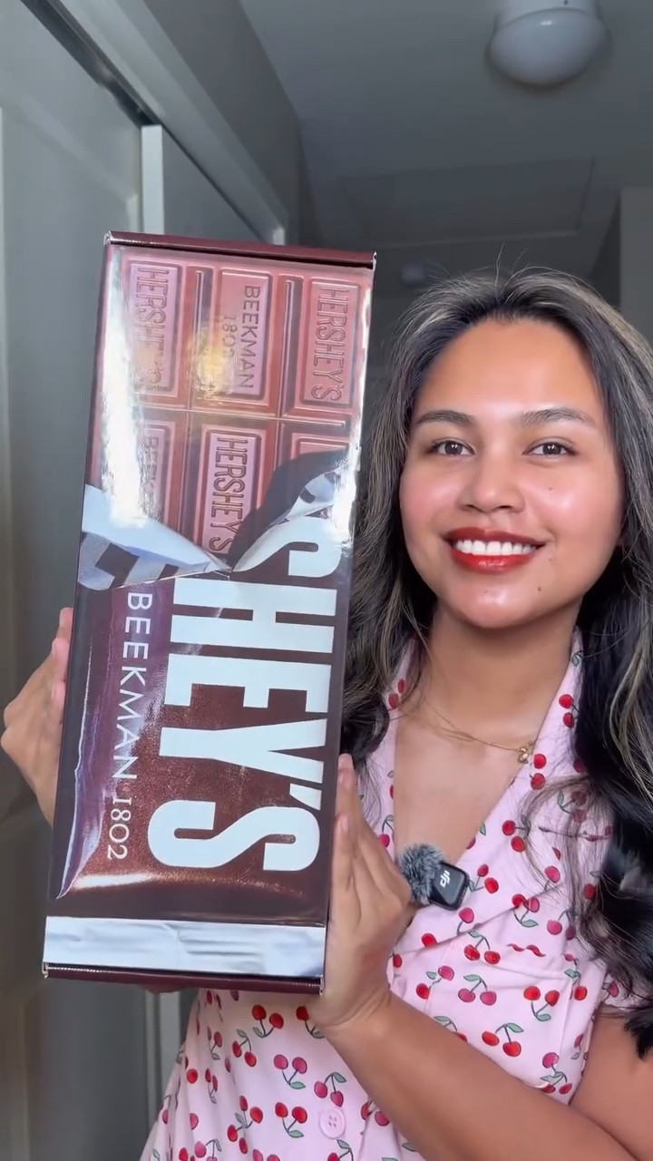 #KindnessKrew #Beekman1802
Unboxing the sweetest collab of the season! @beekman1802 x @hersheys

Use my code for 20% off 🏷️KatR20 or https://partners.beekman1802.com/s/hikatbeauty