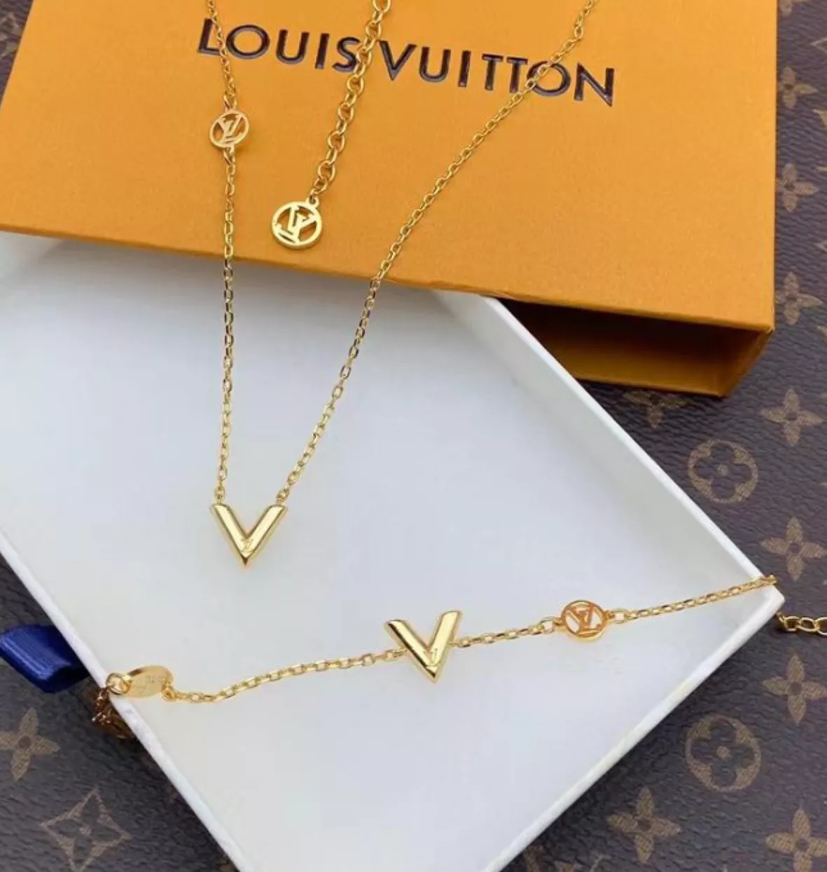 Louis Vuitton Idylle Blossom Necklace