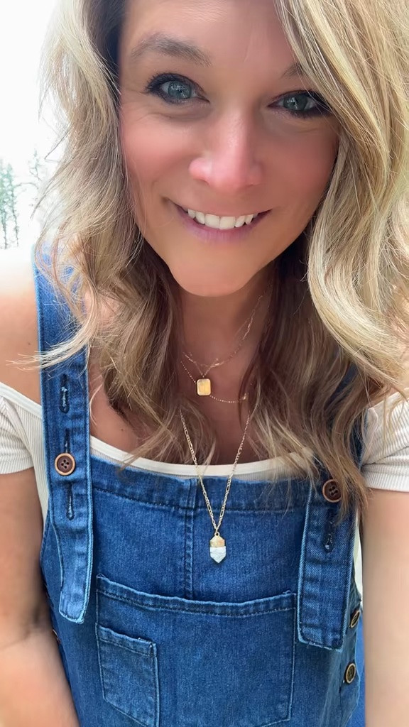 I’d live in these overalls if I could 🤎 The oversized fit is so comfy, the distressing is just right, and the adjustable straps make getting the perfect fit easy. Throw them on with a tank, tee, or sweater… they’re the effortless outfit you’ll wear from spring all the way through winter. #OverallsStyle #MomStyle #CasualOutfits #EverydayFashion #AffordableStyle

#LTKTall #LTKMidsize #LTKOver40
