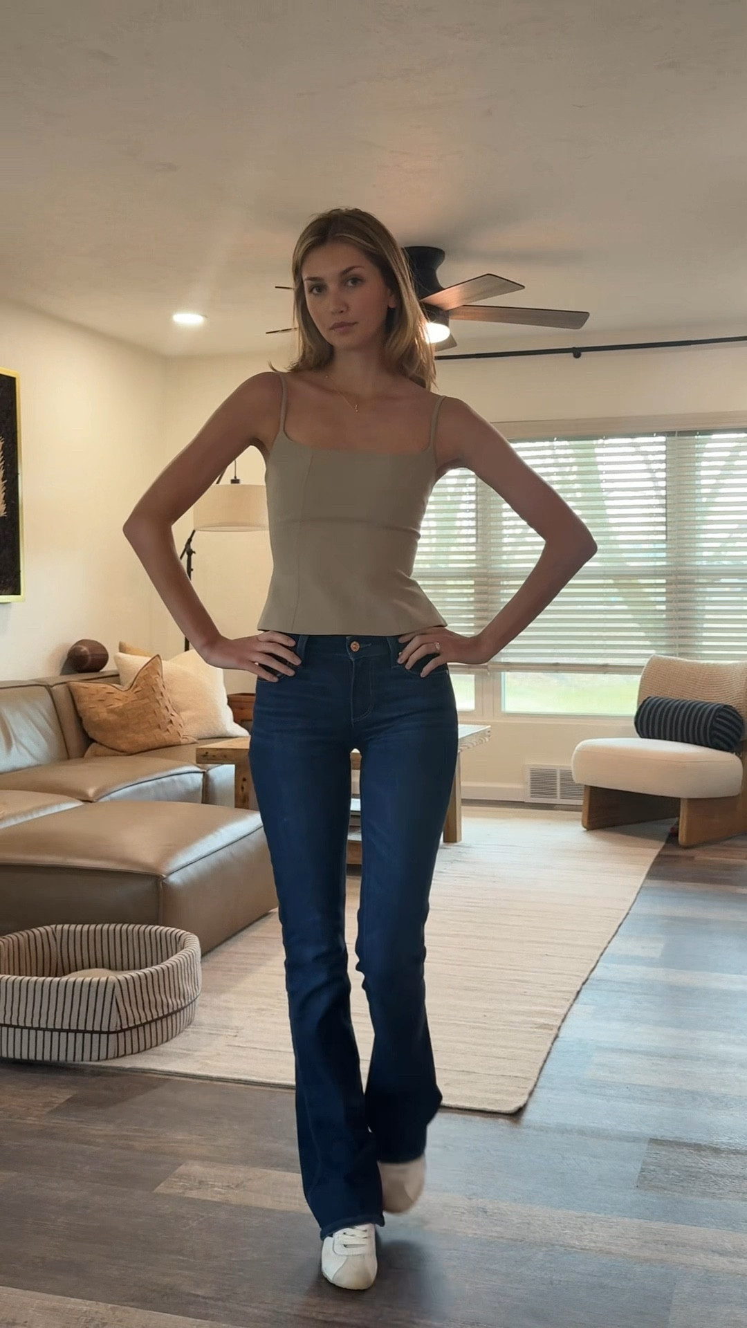 The top is from the brand Benni. The Braxton top. 