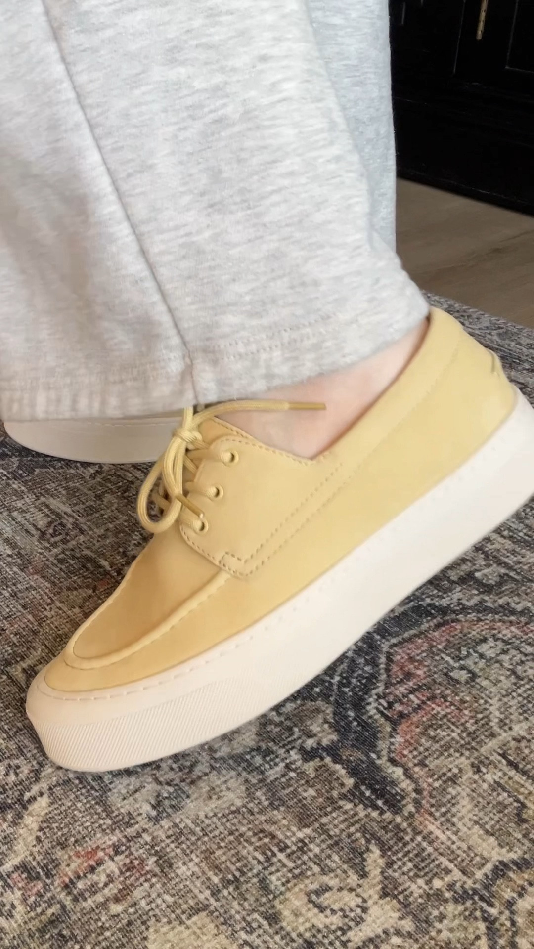 Sperry’s are back and I’m on board. This style comes in cream and navy too! 


#LTKShoeCrush #LTKMostLoved