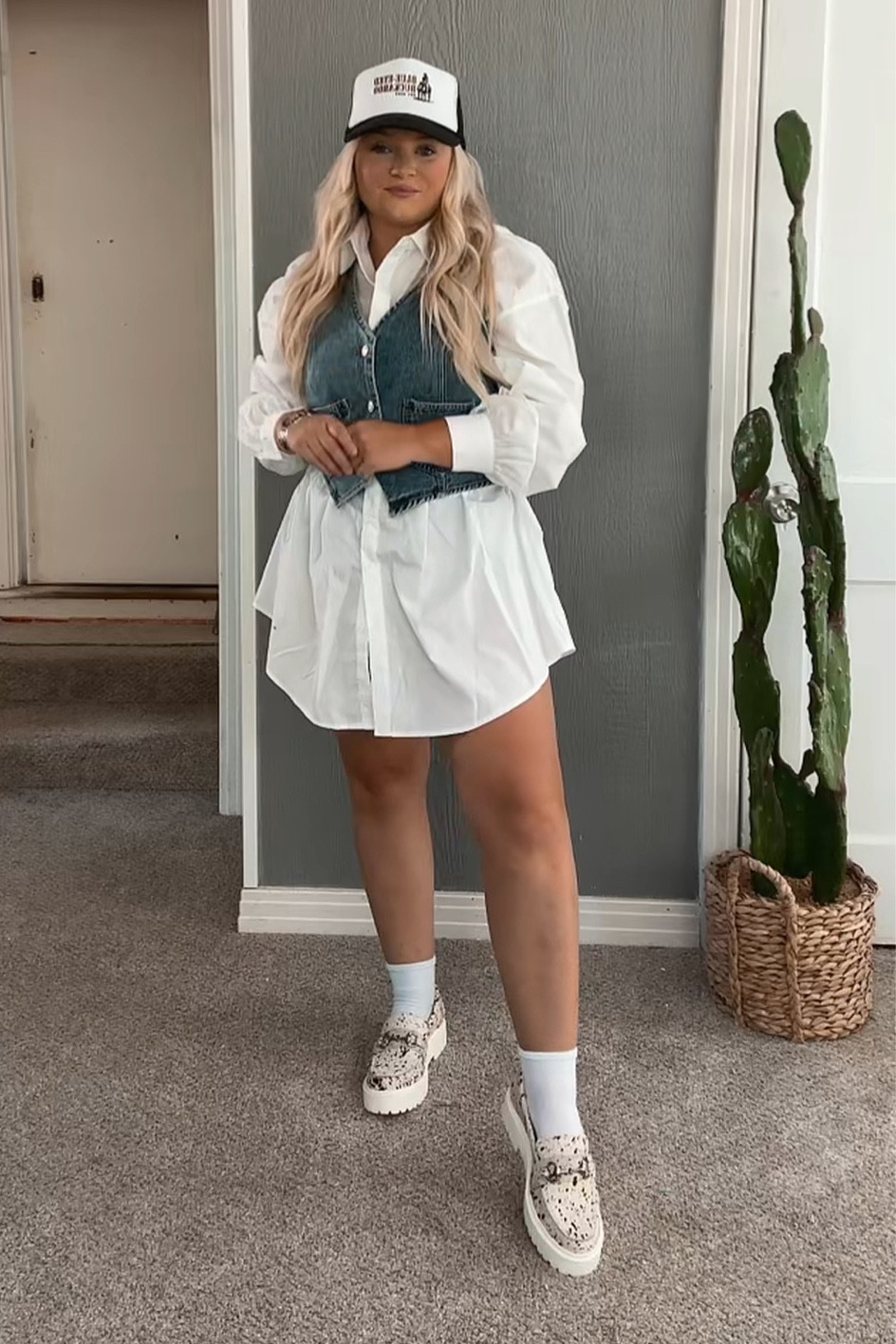 Trucker hats and denim are in!

#LTKstyletip #LTKmidsize #LTKworkwear