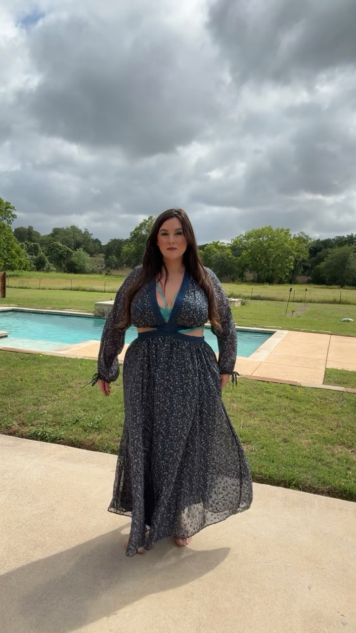 love this dress @Torrid please make more 1x

#LTKPlusSize #LTKootd #LTKSeasonal