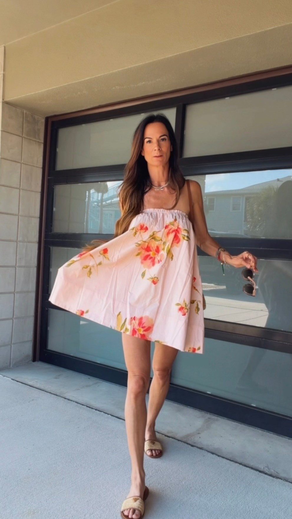 pink florals, sunkissed skin, and a dinner reservation with my name on it 🌸🍸
sometimes the outfit really does set the mood for the night ✨

Comment DRESS for links 💕

#DinnerLook #OOTDStyle #SummerStyle #CoastalChic #NicoleColeeStyle

#LTKdayinmylife #LTKgrwm #LTKootd