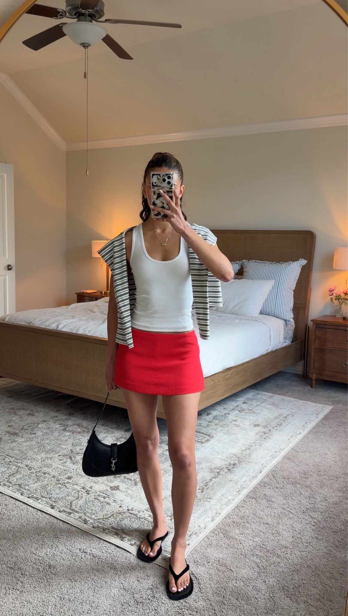 Simple but chic ootd! Wearing xs in all :)

#LTKootd