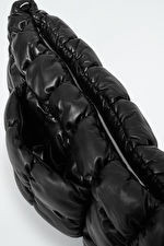 PILLOW OVERSIZED QUILTED CLUTCH - LEATHER - BLACK - COS | COS (EU)