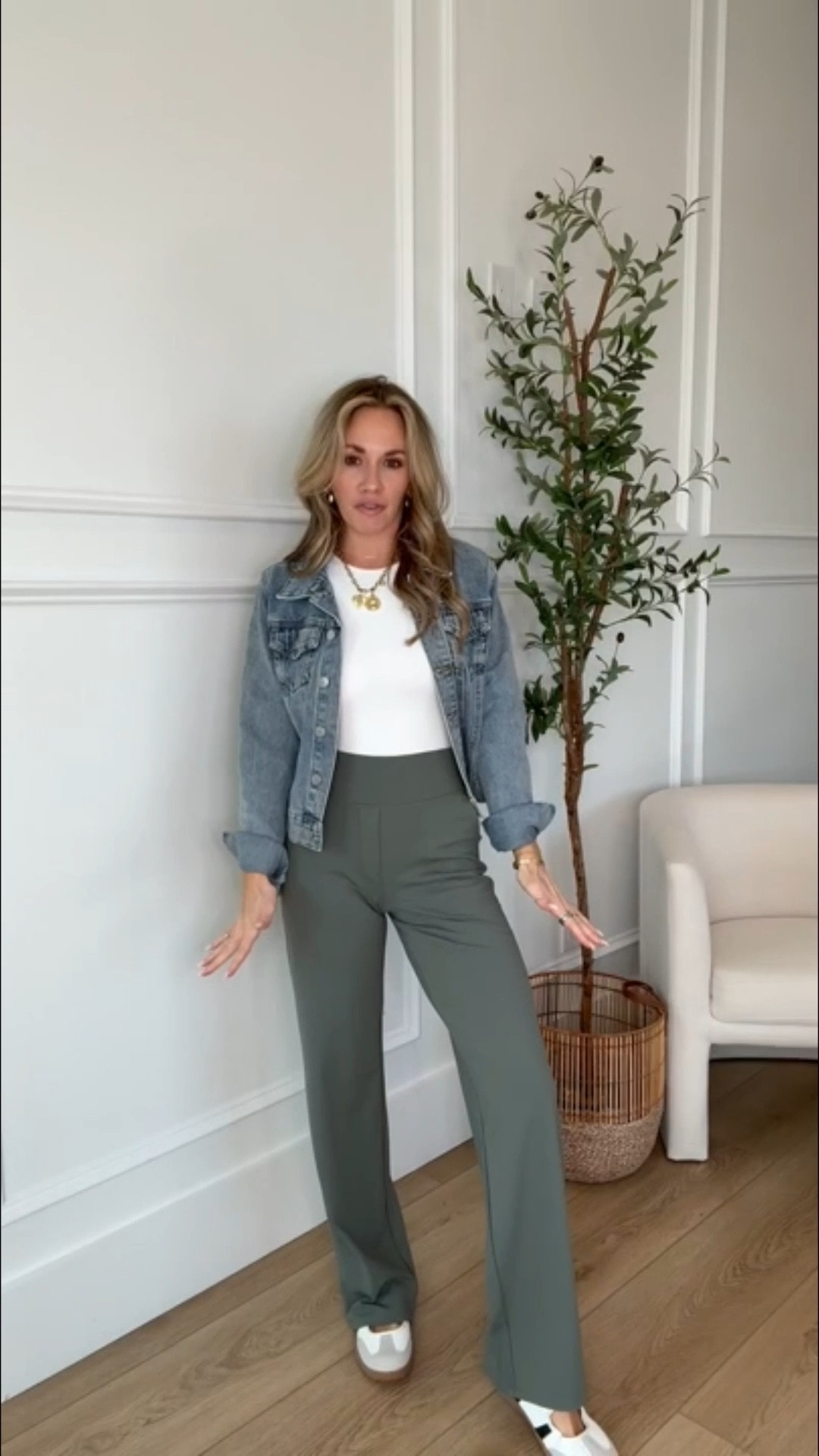 I can’t get over how much these yoga pants look like workwear pants! You can style these so many ways both casually and for the office! 

#LTKWorkwear #LTKPetite #LTKootd
