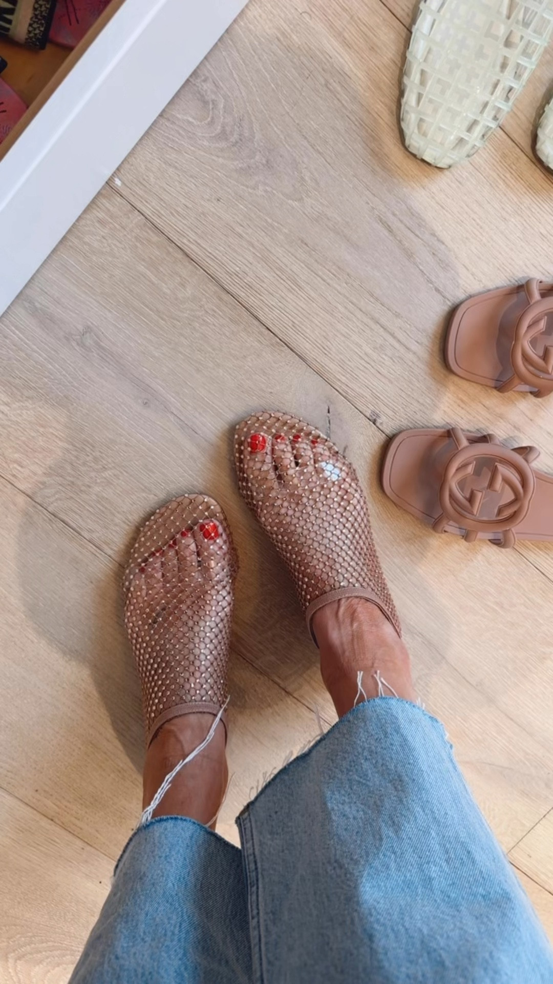 The perfect spring flat! Going to go with everything! Cute, unique, versatile 😍