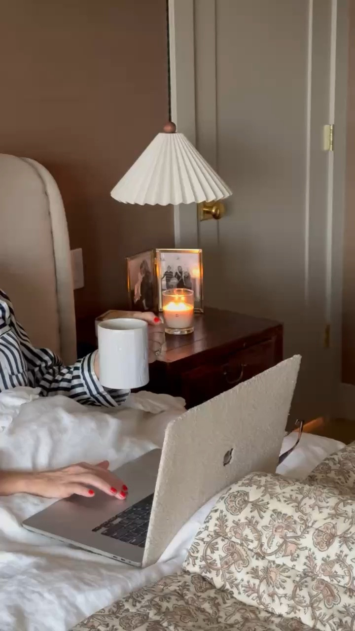 I get questions about my laptop case all the time. I’m sad to say it’s no longer available but I’ve found a look-a-like for you all! 

#LTKSeasonal #LTKTravel #LTKStyleTip