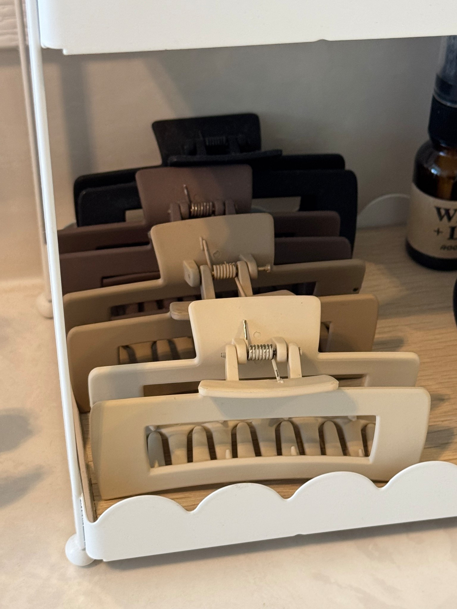 Neutral Claw Clips

#LTKdayinmylife #LTKgrwm #LTKootd