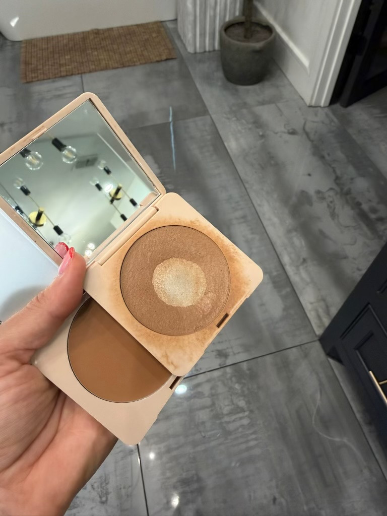Love this bronzer from Summer Fridays! It gives the prettiest soft glow and is perfect for an easy everyday makeup look.

Summer Fridays, Summer Fridays bronzer, bronzer, makeup favorites, everyday makeup, soft glow 

 

#LTKSeasonal #LTKOver40 #LTKBeauty