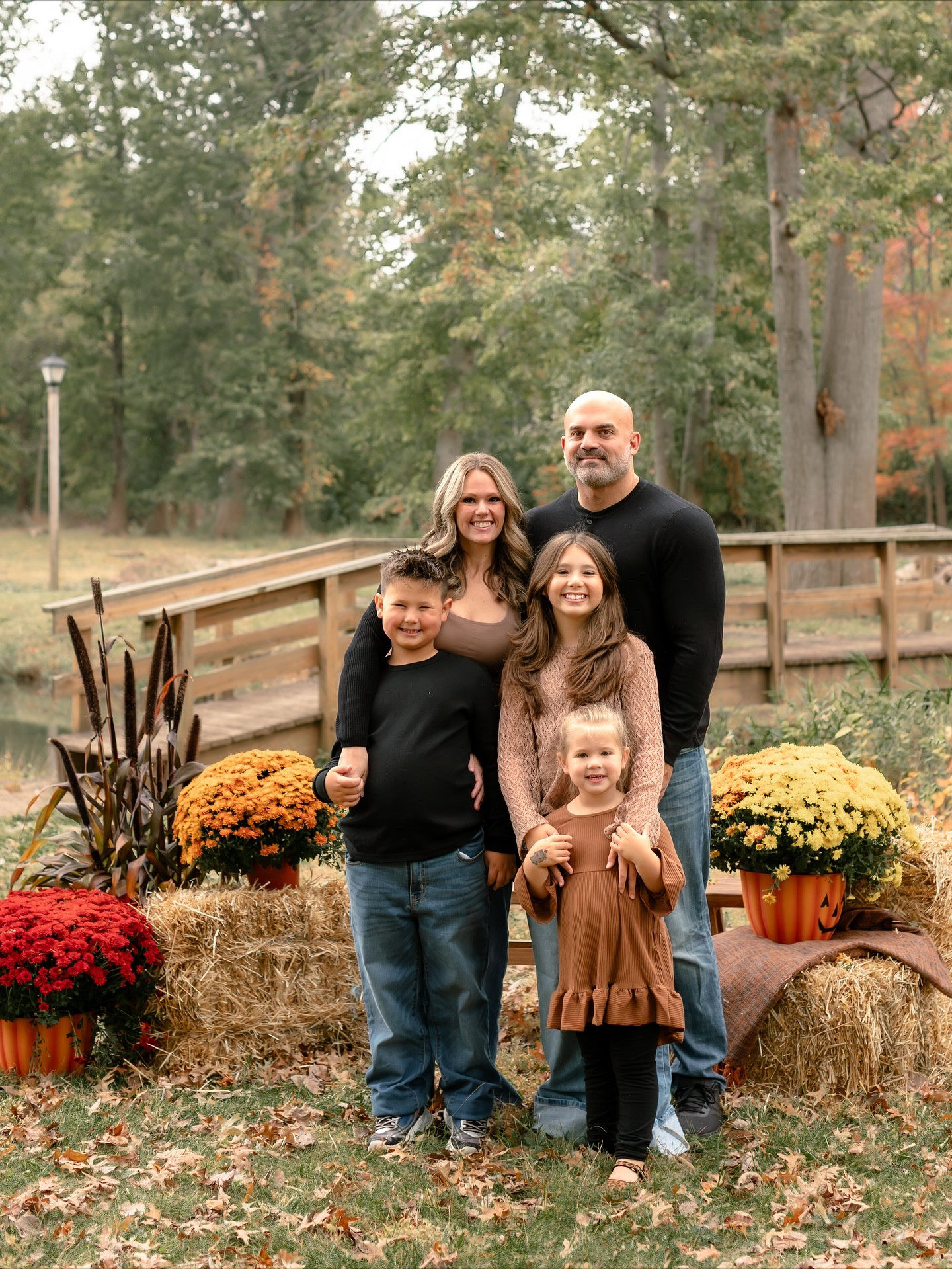 This is your sign to book the mini session with your favorite photographer ❤️ affordable, short time frame perfect for kid’s attention spans, and you get some absolutely beautiful pictures!

Thank you so much @nikkitorradophotography I’m obsessed with these pictures of my crazy imperfect perfect little family 🥰

You know I’ll have to post the outtakes too 😂

#momlife #familyof5 #momof3 #hotmessmom #familyphotos #fallphotoshoot
