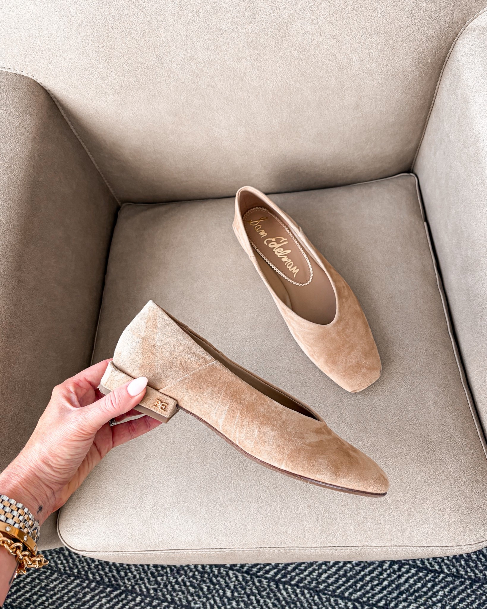 Been wearing these flats on repeat - so comfortable & go with everything! They fit true to size

#LTKgrwm #LTKootd #LTKSeasonal