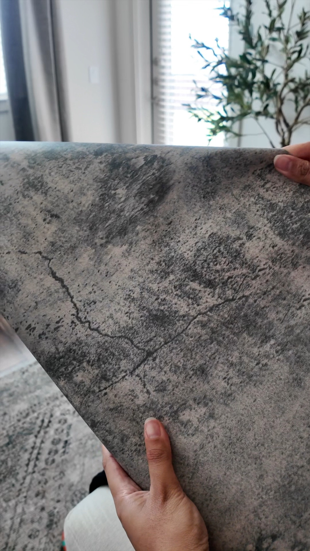 Turning my apartment into home: DIY wallpaper🏠


#LTKHome #LTKVideo