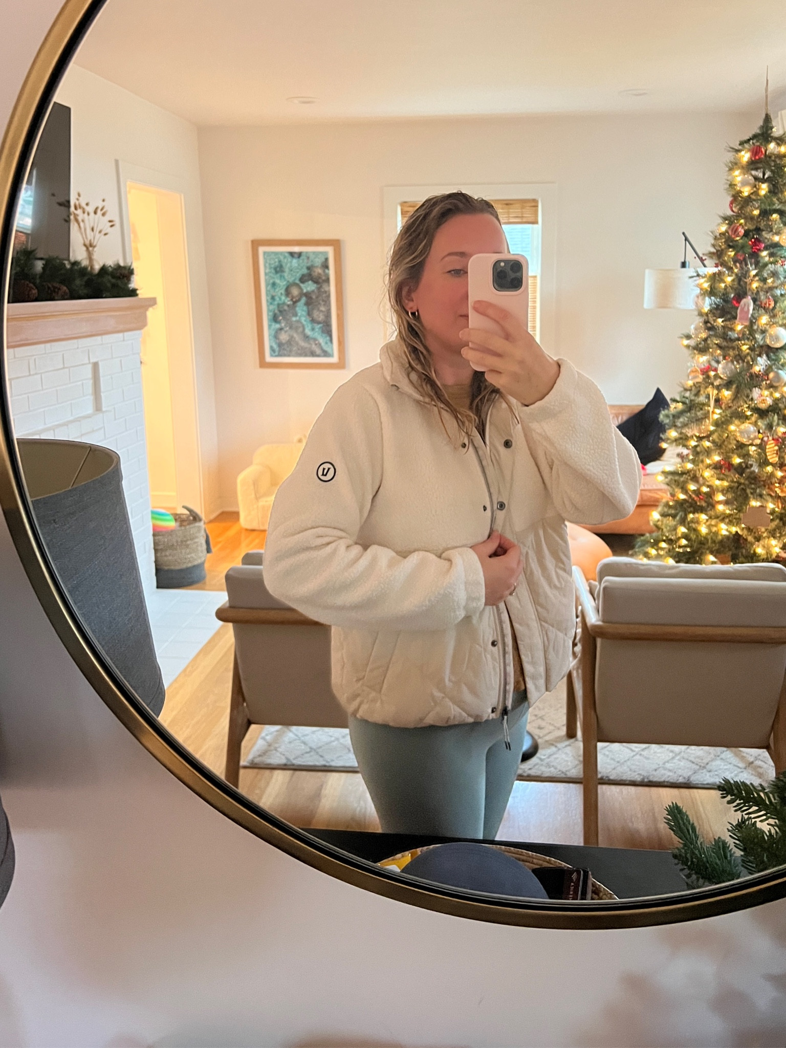 The best WFH OOTD 💛
Vuori Sherpa in Small 
Lululemon wunder under in size 4
Adidas swift run cloud 

#LTKstyletip #LTKworkwear