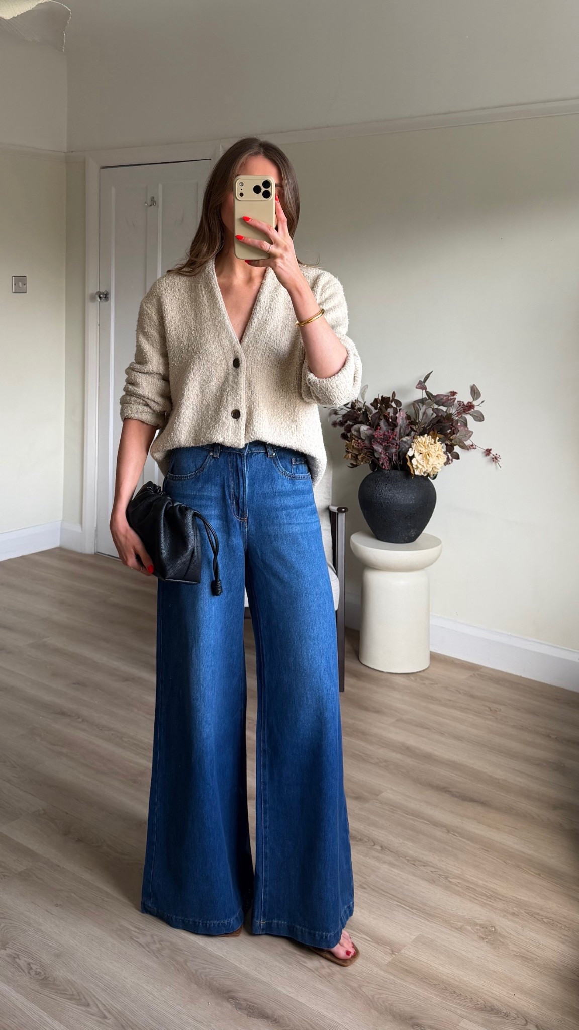 Styling the men’s Abercrombie cardigan 
XS reg in the cardigan AFEMILY for extra 15% off
8 31 long in the Matalan jeans 
Matalan bag
Steve Madden heels but similar river island ones linked 


#LTKspring #LTKuk