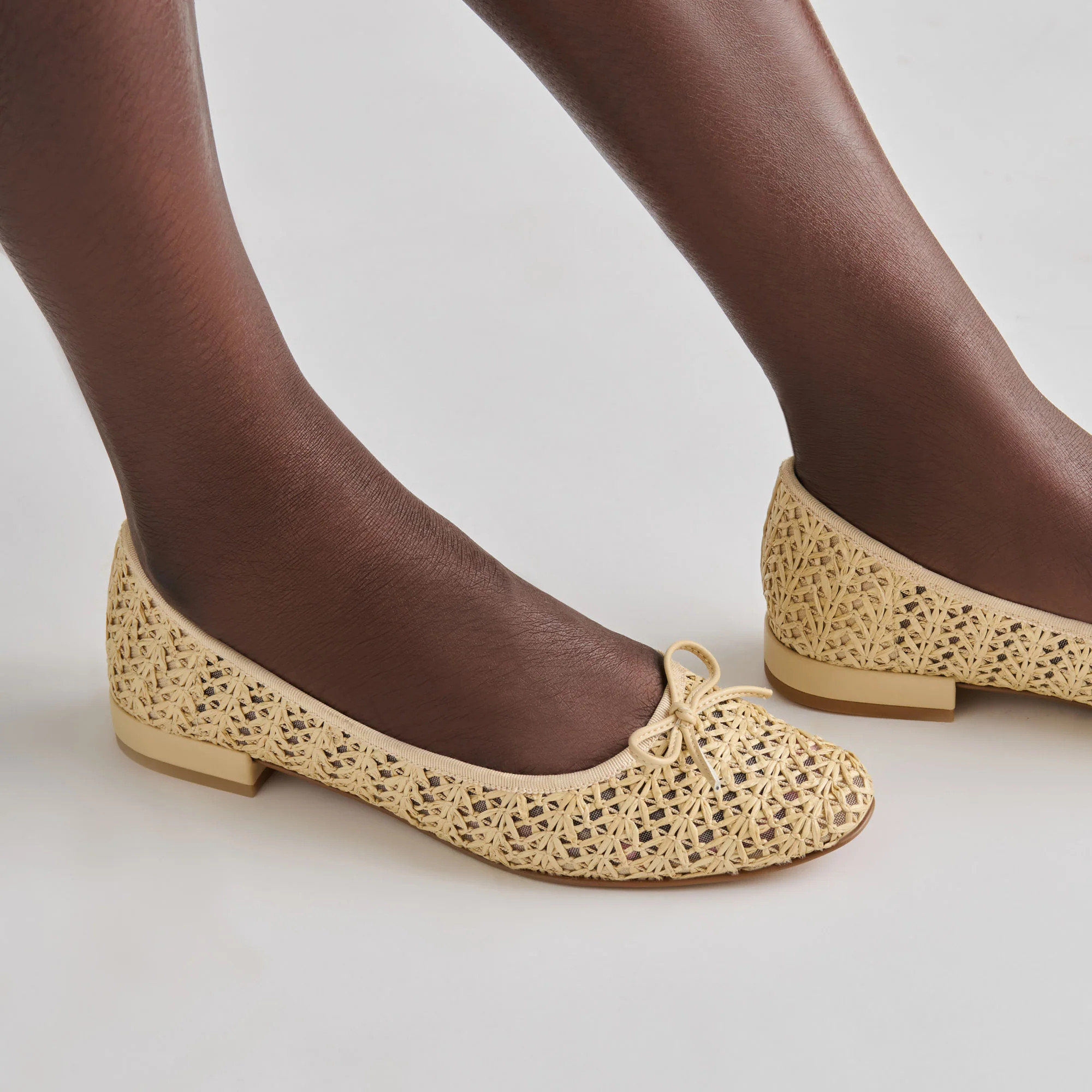 Ulicia Ballet Flats Lt Natural Cross Hatch Raffia | DolceVita.com