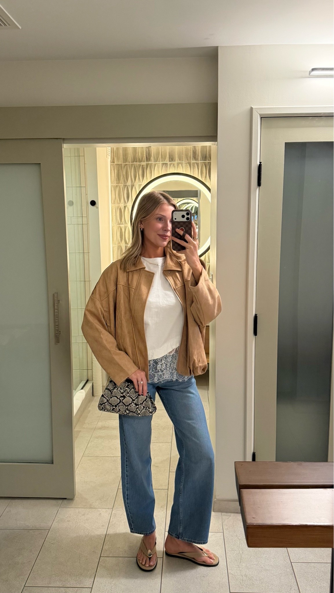 Casual yet put together fall outfit! S in tee, 26 in jeans and M in jacket. Size up if between sizes in jeans!

#LTKootd