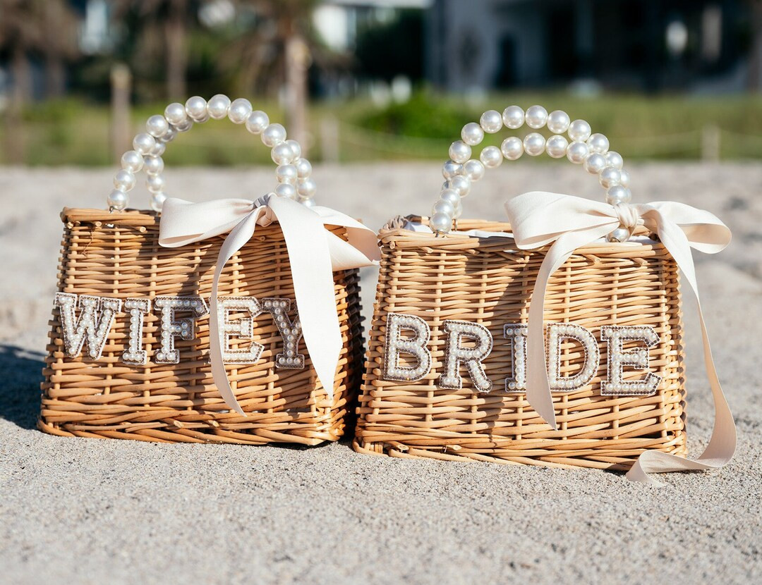 Bride Custom Beach Bag with Pearls and bow, Personalized straw bag, bridal shower bag, customized... | Etsy (US)