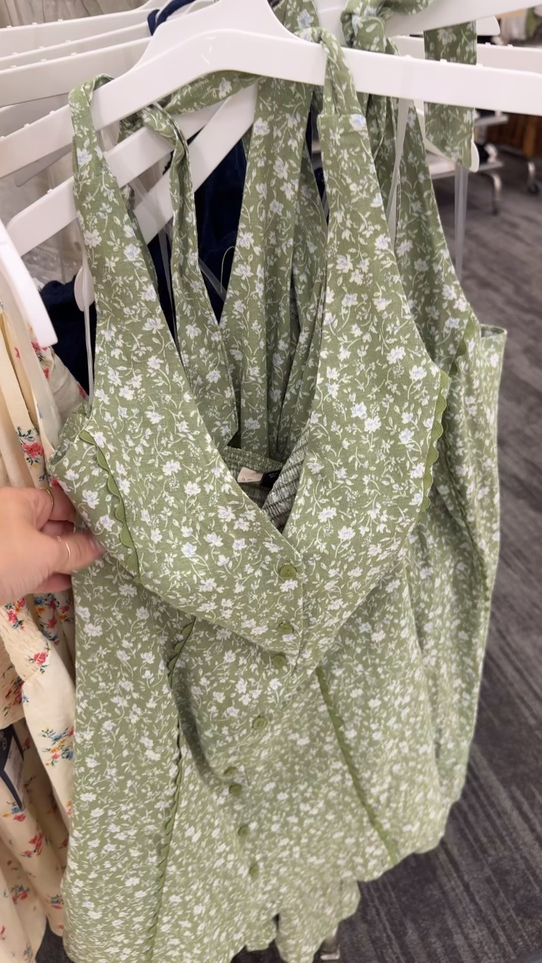 Cute spring dress 🌸🫶🏽



#LTKMidsize