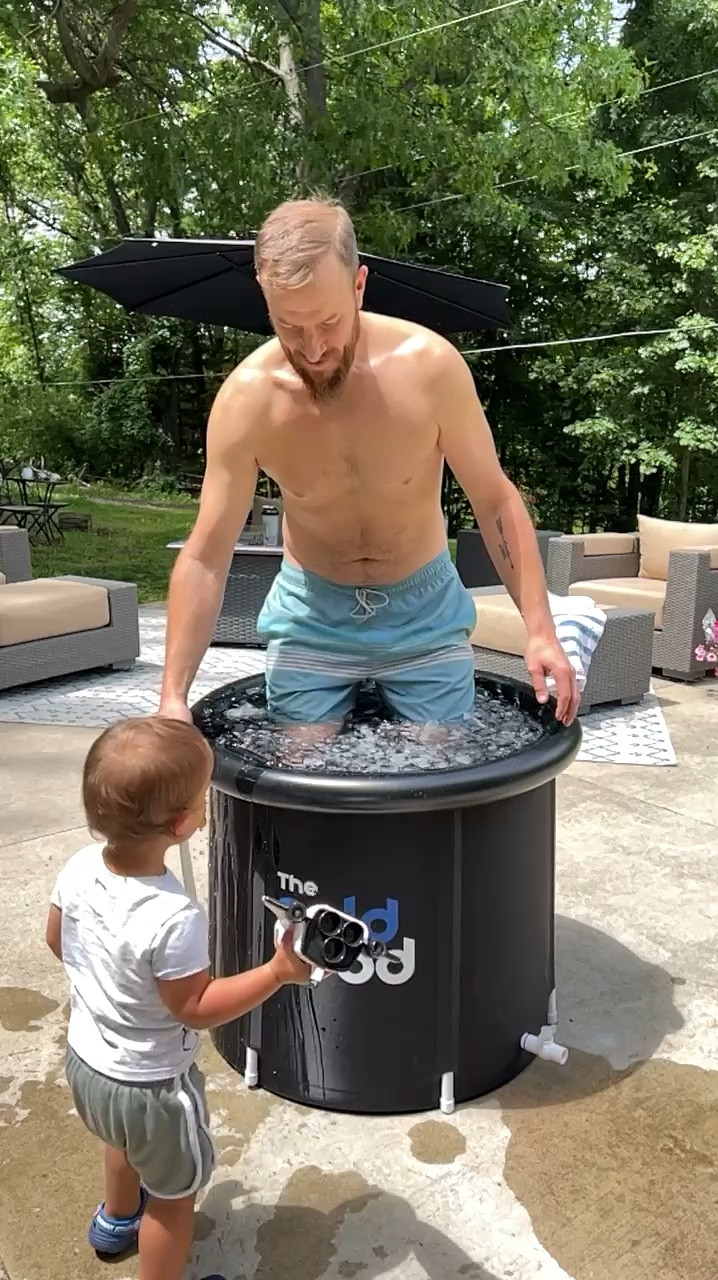 Welp. That was fun. Wanna join in? There’s a big coupon to clip on our cold plunge. Just say ICE and we’ll DM you the link. 🧊 
Why cold plunge?

	•Boosts immune function and reduces inflammation, making it a perfect addition to your wellness routine.
	•Increases endorphin levels, leaving you feeling refreshed and energized.
	•Enhances muscle recovery and reduces soreness after workouts, helping you stay active and healthy

@thecoldpod #coldplunge #icebath #coldtherapy
