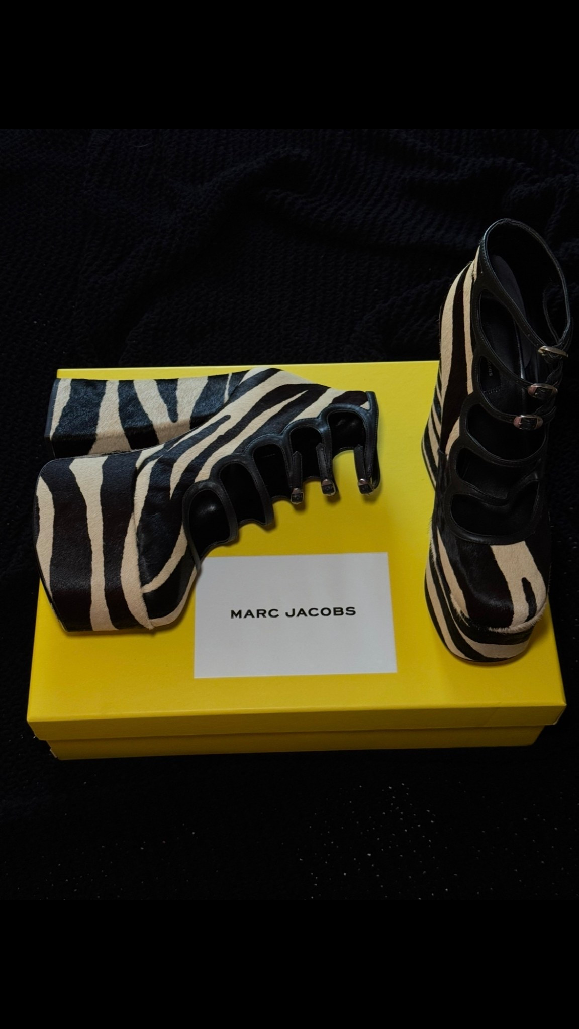 …something bout a new pair a shoes🖤 gon change my mood everytime ! 
Brand: @marcjacobs 
Price: $585-$795
GlamMOREDeals: $450✨

•
•
• purchased from @farfetch and they gave me a extra 20% Off discount code (farfetch always have good sales so keep an eye out) direct link in highlights

#LTKSeasonal #LTKActive #LTKFallSale
