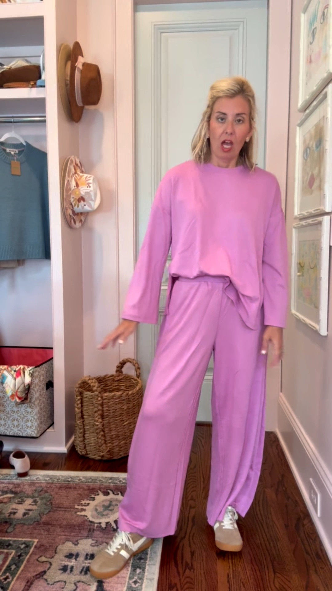 I have a feeling my girls are stealing this one immediately! This a great set!! 

Top- xs petite
Pants - small petite
Sneakers - 8 tts 

*code Catherine20 at Allie + Bess 
￼