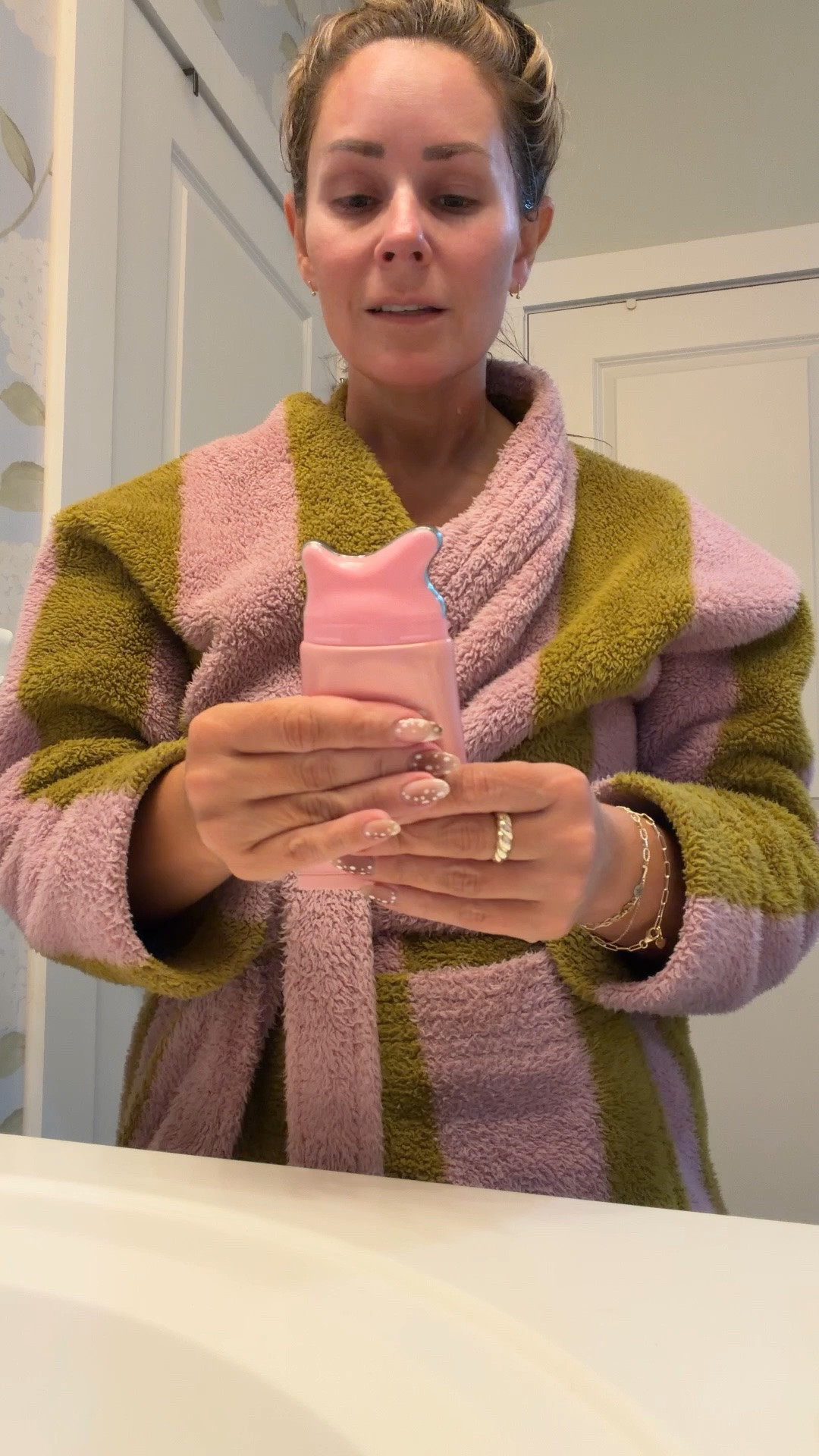 Tech neck, but make it self-care 🙋‍♀️ This Metacube neck gua sha has become my 5-minute wind-down after a day of filming and editing. A little oil, a few slow strokes down the neck and shoulders, and I actually feel my shoulders drop. Linked it here!
#LTKbeauty #LTKgiftguide #LTKover40