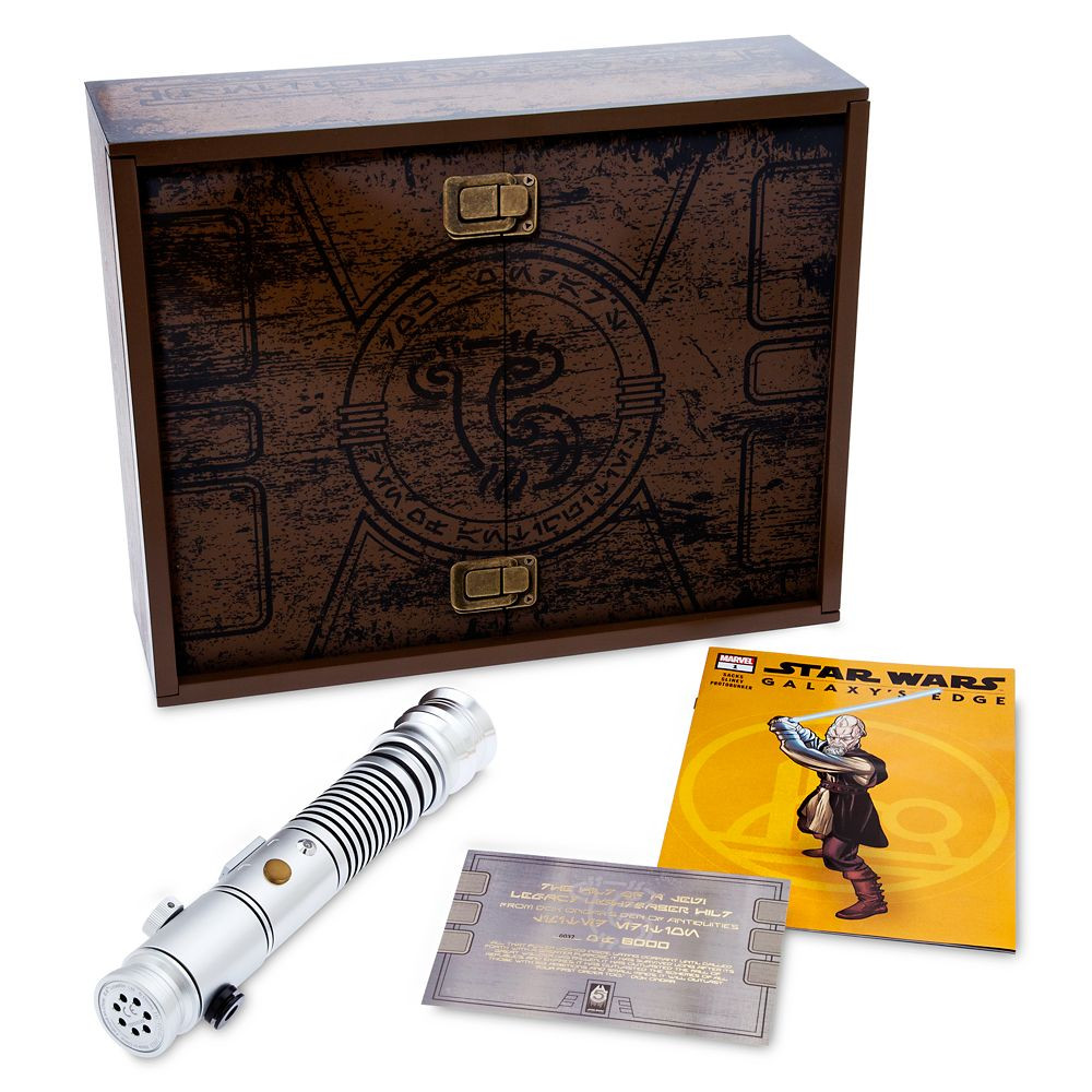 The Hilt of a Jedi Ki-Adi-Mundi LIGHTSABER Hilt Set – Star Wars: Galaxy's Edge – Limited Edit... | Disney Store