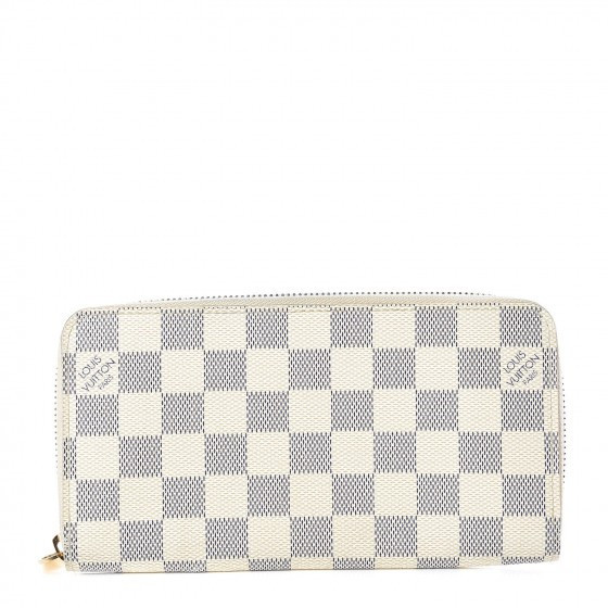 LOUIS VUITTON

Damier Azur Zippy Wallet


49 | Fashionphile