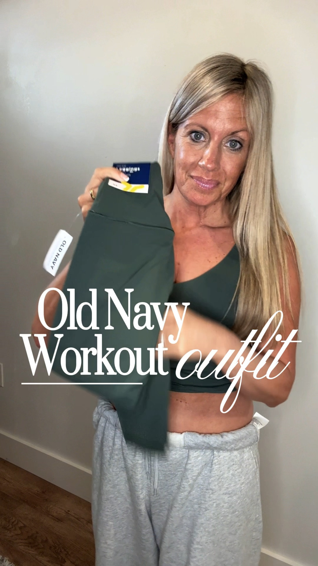 The affordable workout set I don’t want to gatekeep. Workout set that feels like butter and actually stays put. Perfect for lifting, walking, or running errands after the gym. 🤍
Fits TTS XS petite length leggings, S top, XS black sweatshirt shown.  @OldNavy workoutfit #gymstyle #athleisurelook #gymootd #fitmomstyle #workoutinspo #affordableactivewear

#LTKSaleAlert #LTKPetite #LTKfitnessgoals