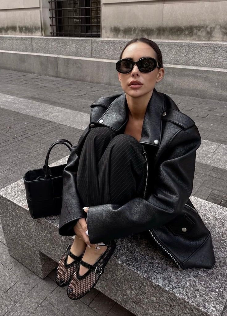 Black mesh flats


#LTKPetite #LTKTravel #LTKBeauty