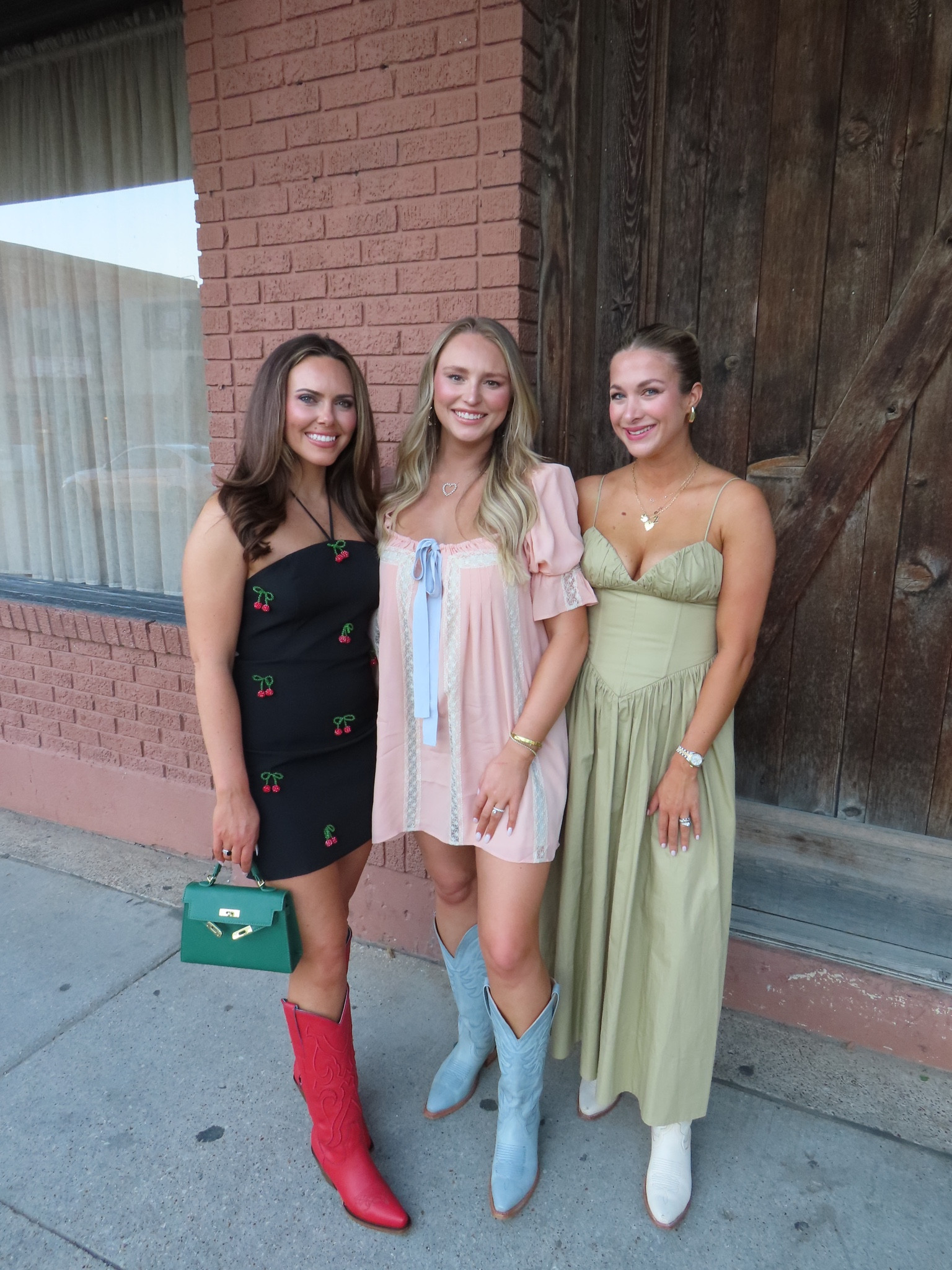 The cutest dress!! 