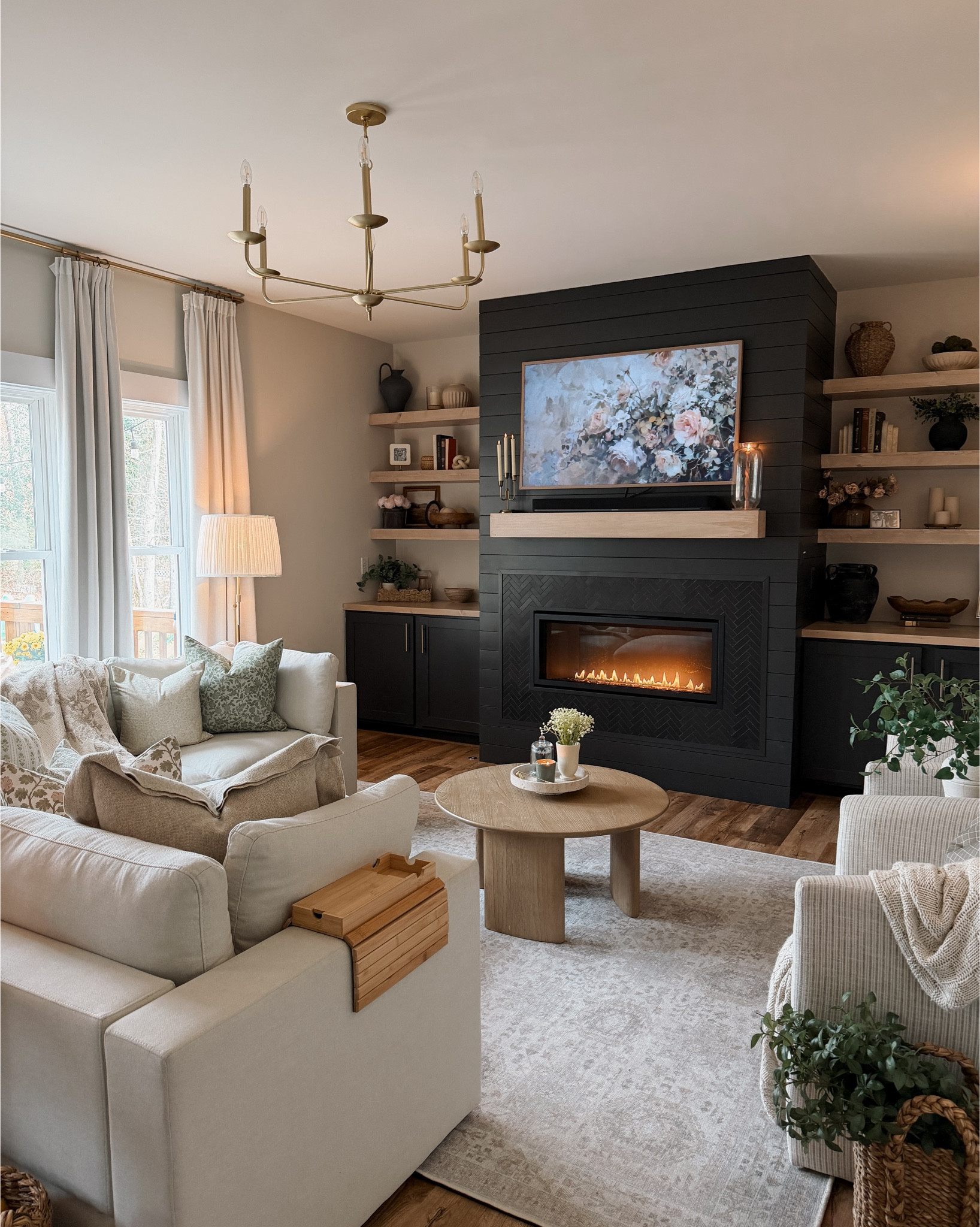 A little refresh in our living room. Added some new pillows, so had to take a few photos! 🤍

#LTKU #LTKHome